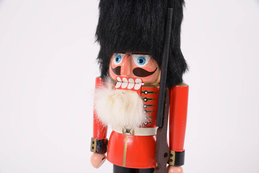 Erzgebirgische German Classic Nutcracker