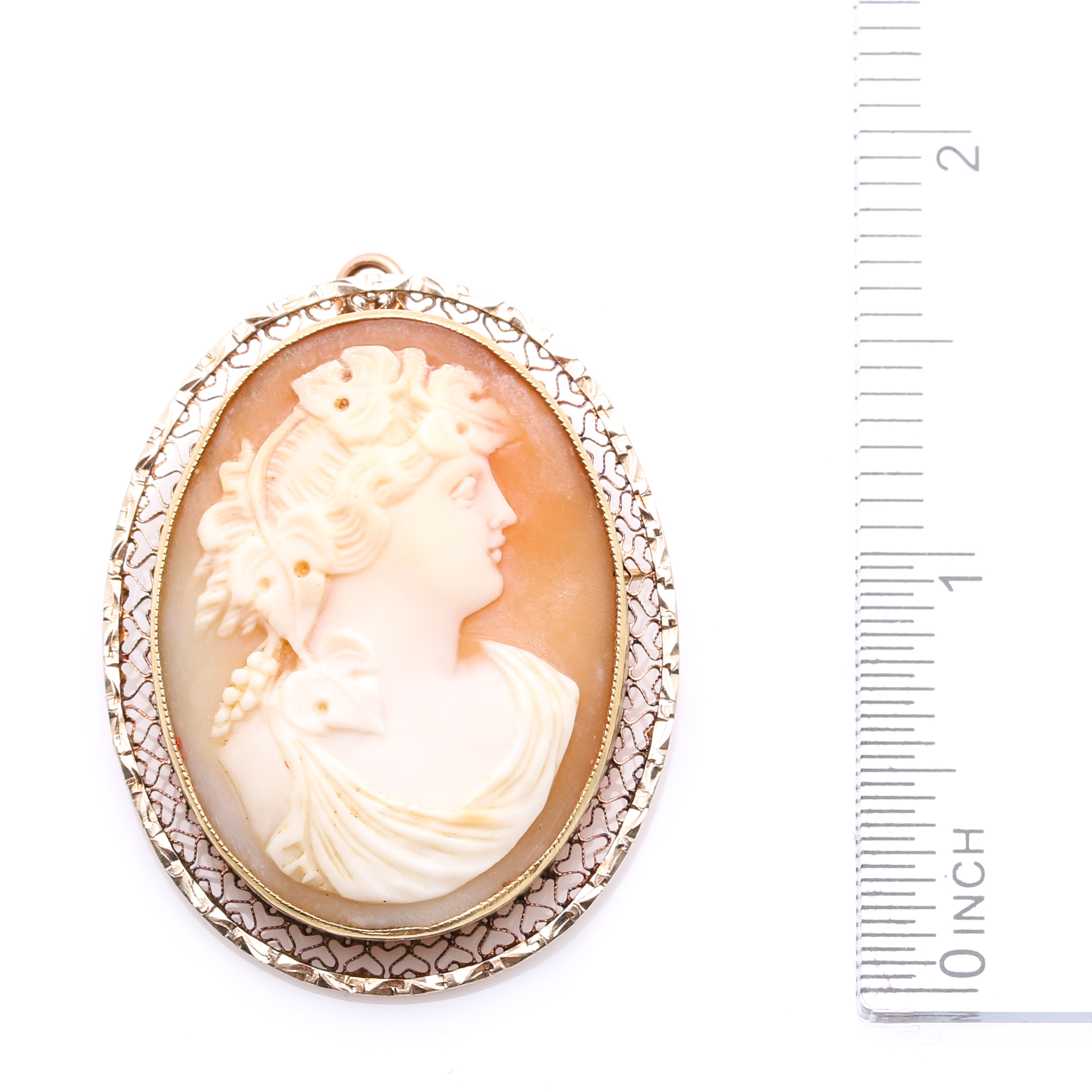 10K Yellow Gold Shell Cameo Pendant Brooch