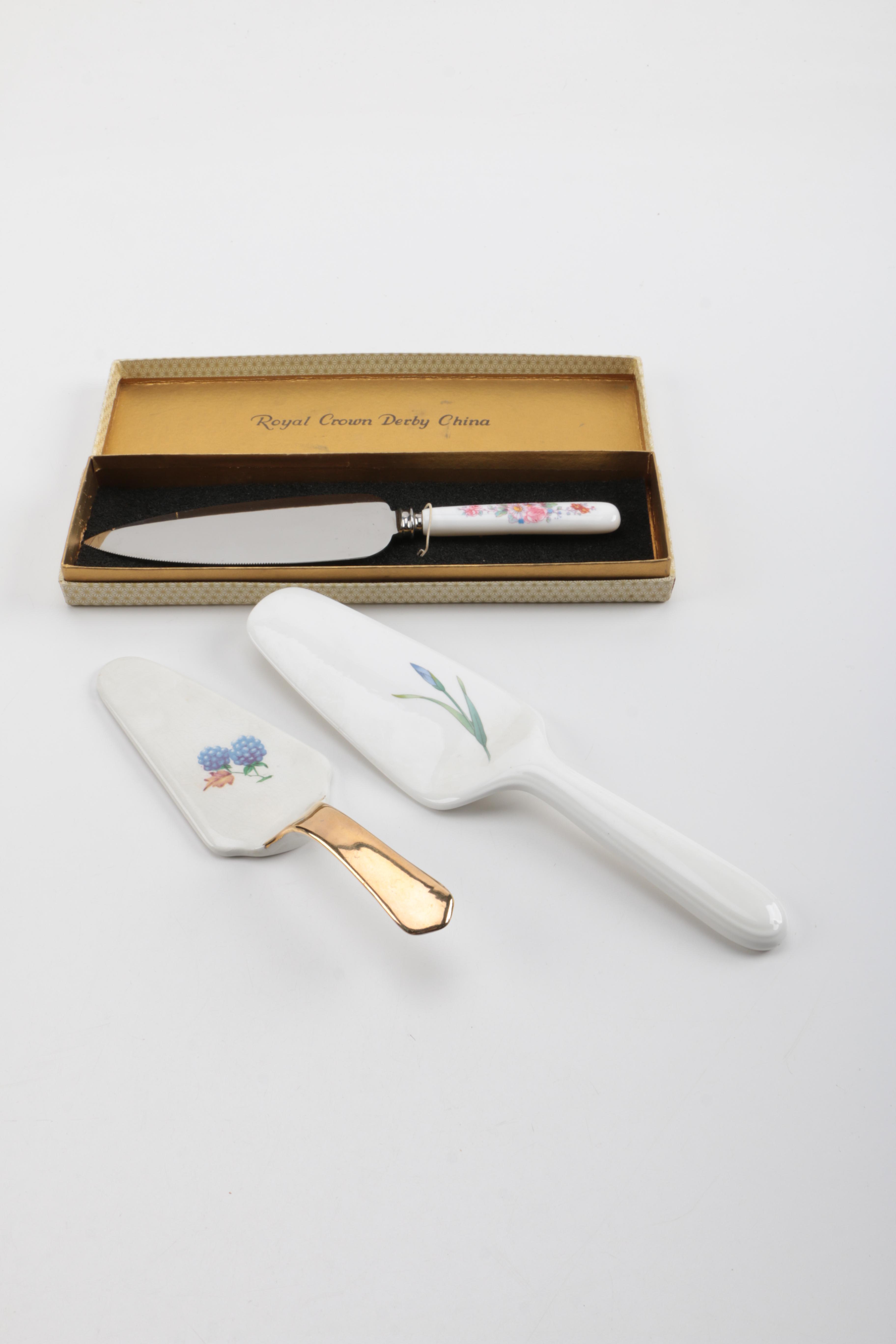 Royal Crown Derby Pie Server With Additional Serveware