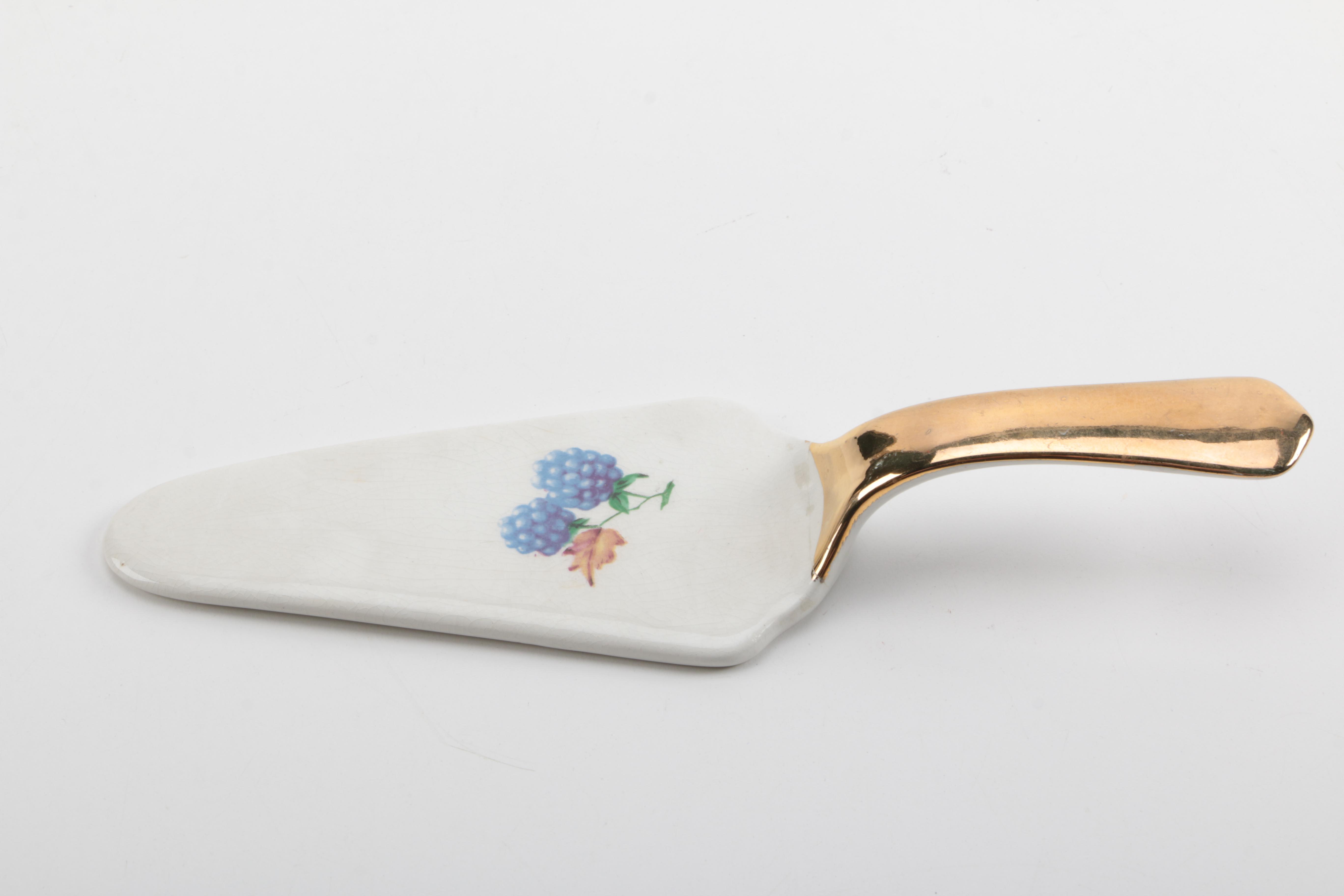 Royal Crown Derby Pie Server With Additional Serveware