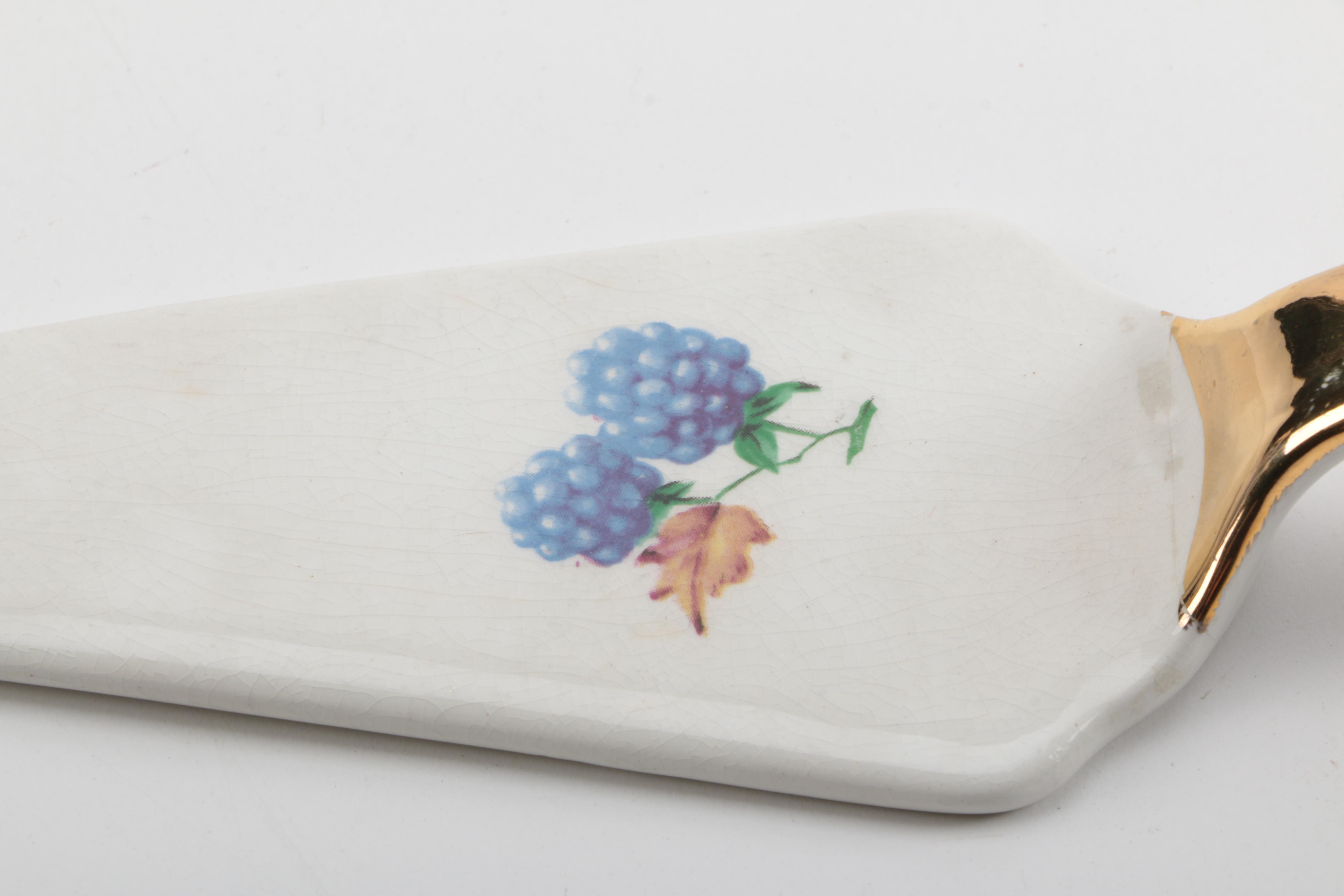 Royal Crown Derby Pie Server With Additional Serveware