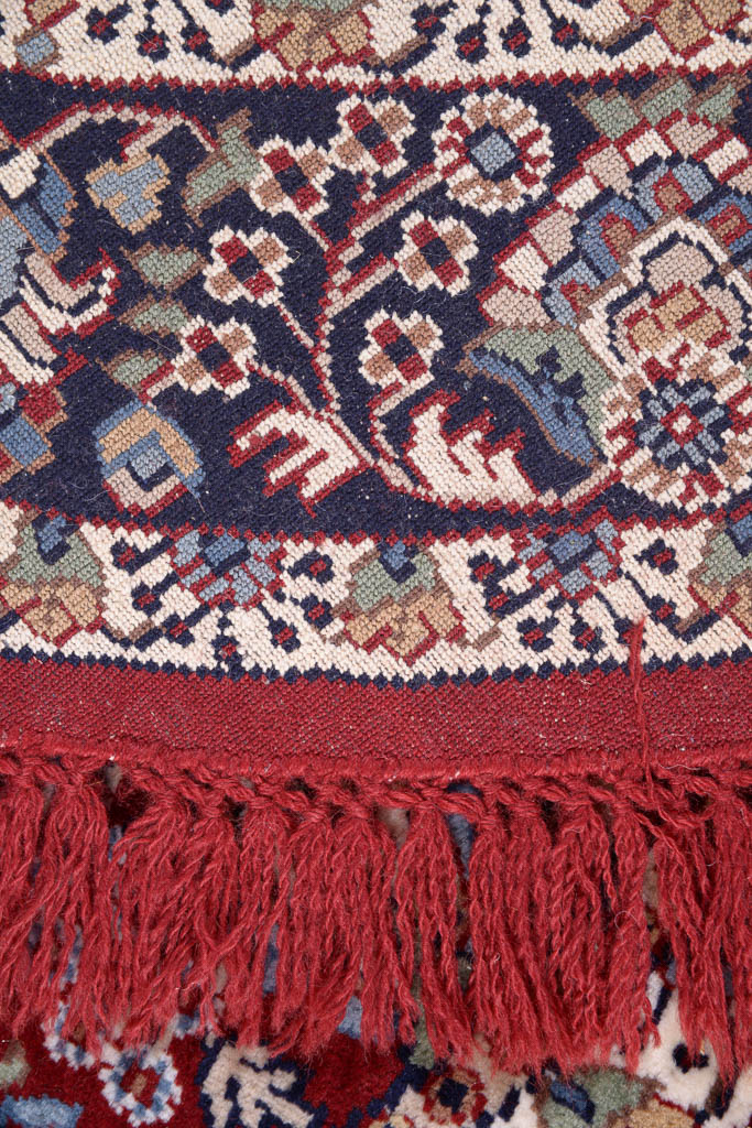 Hand-Knotted Chinese Round Wool Accent Rug