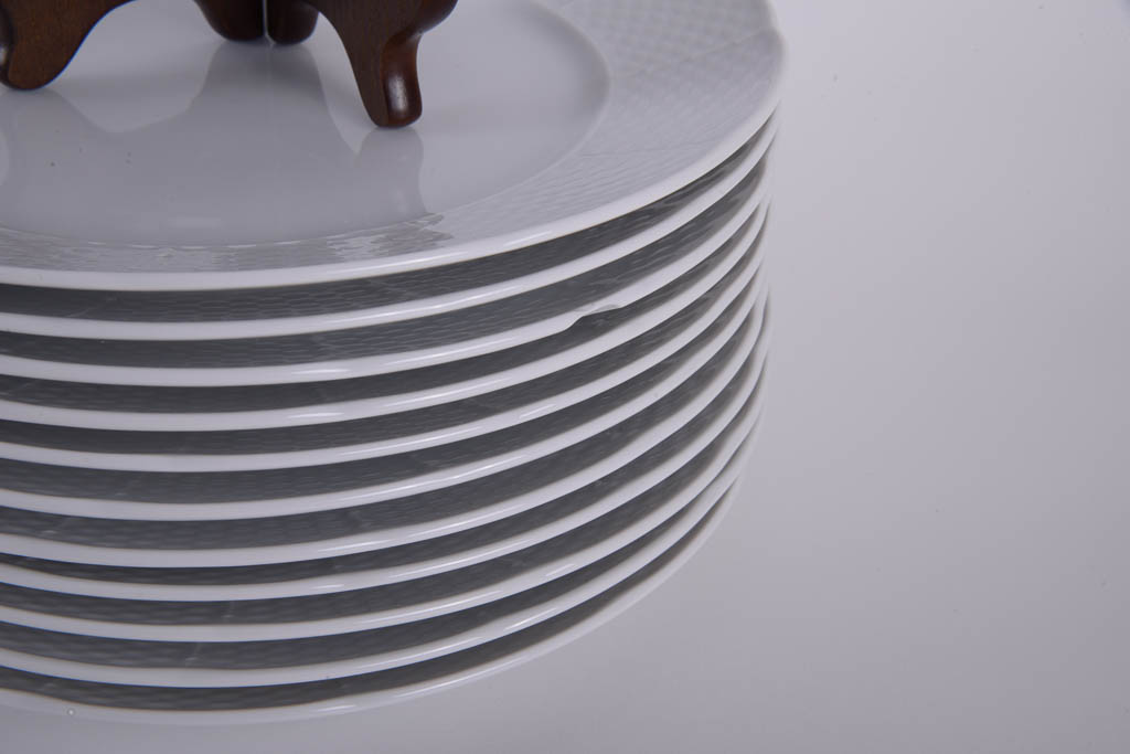 Thun Czech Republic Fine Porcelain "Menuet" Tableware Collection