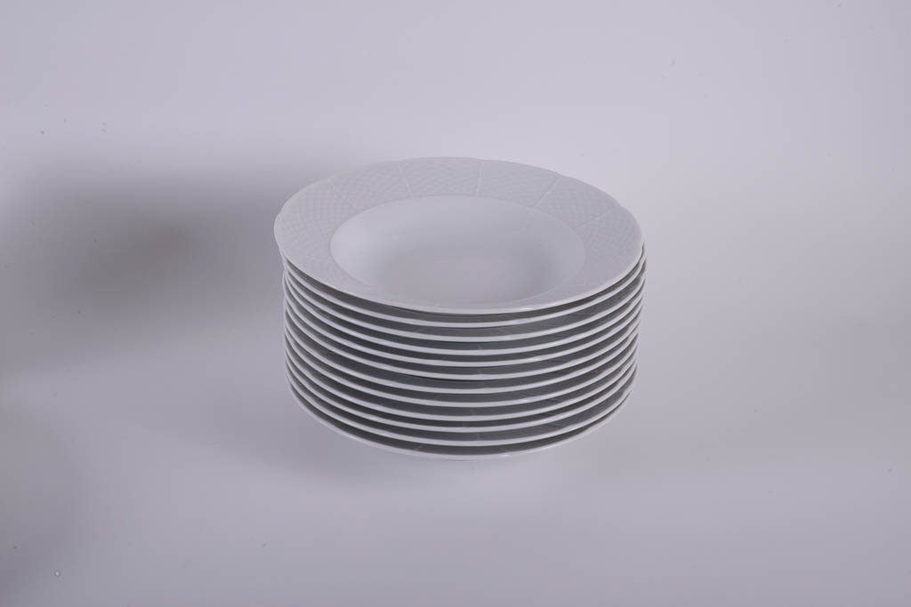 Thun Czech Republic Fine Porcelain "Menuet" Tableware Collection