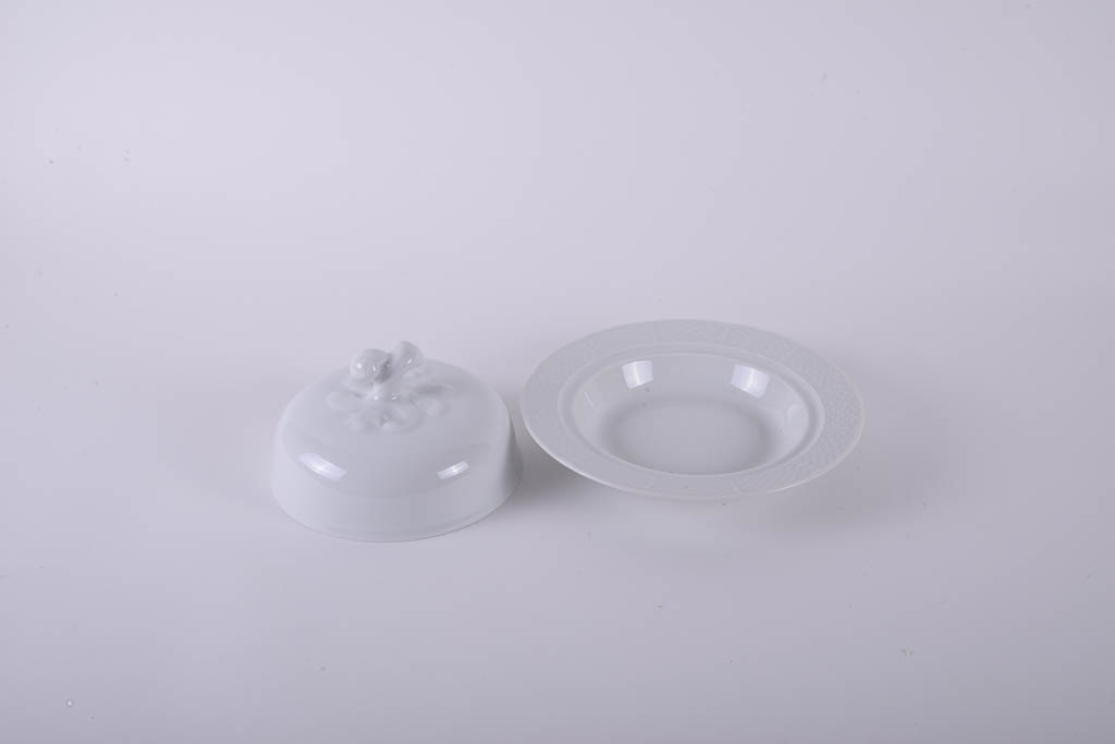 Thun Czech Republic Fine Porcelain "Menuet" Tableware Collection