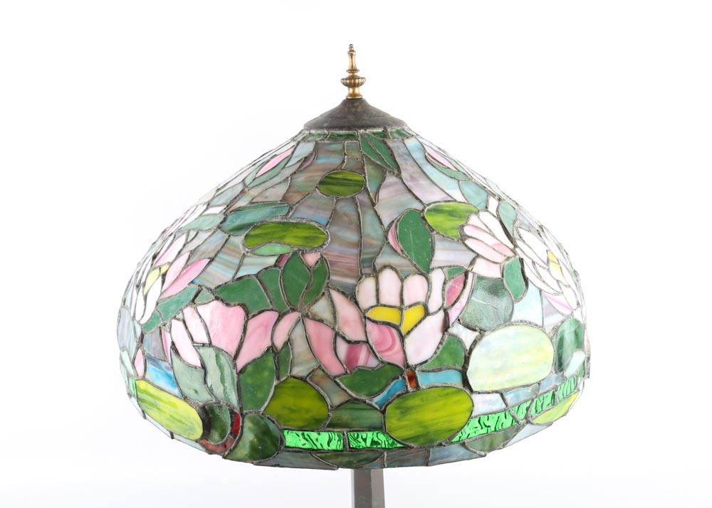 Vintage Tiffany Style Water Lily Leaded Glass Lamp