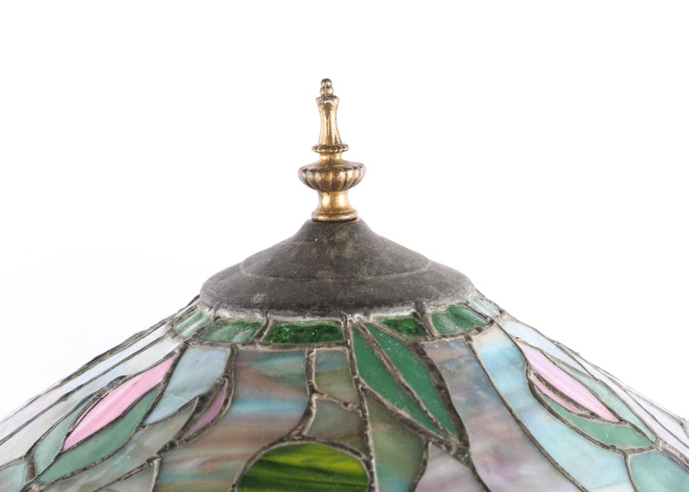 Vintage Tiffany Style Water Lily Leaded Glass Lamp