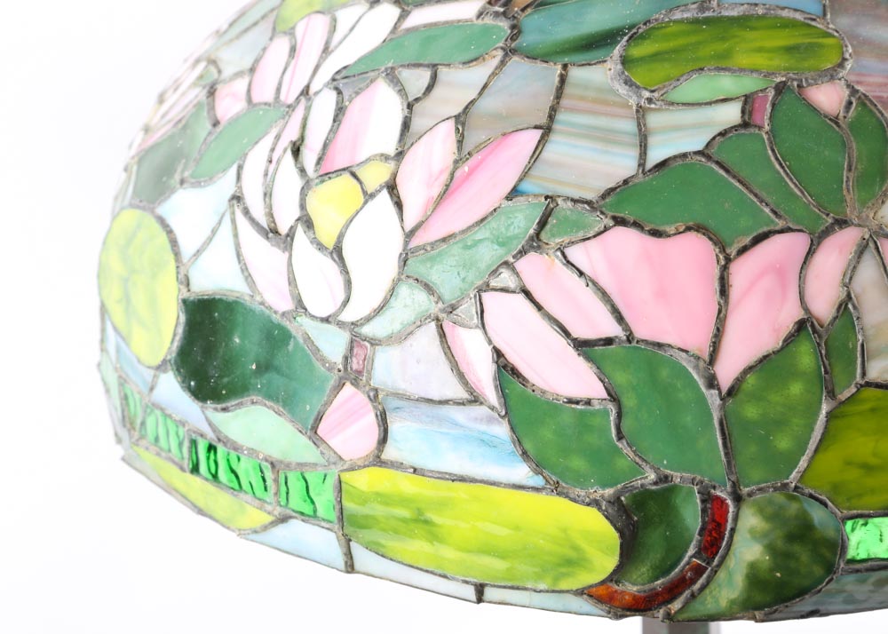Vintage Tiffany Style Water Lily Leaded Glass Lamp