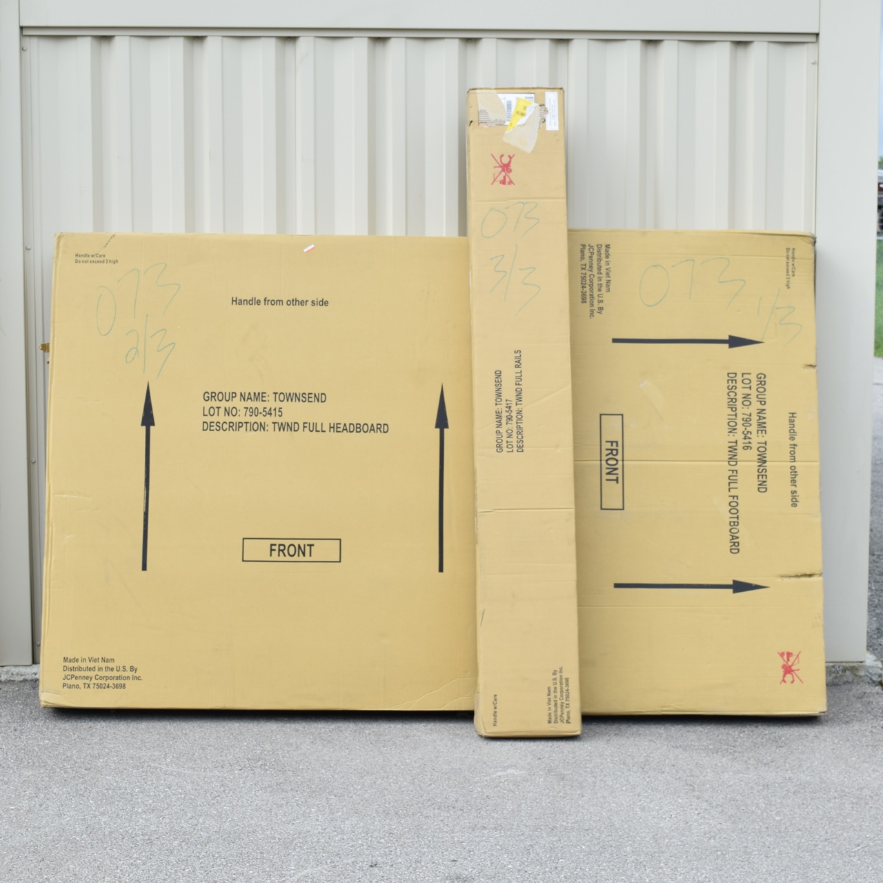 JC Penney Townsend Collection Full Size Sleigh Bed