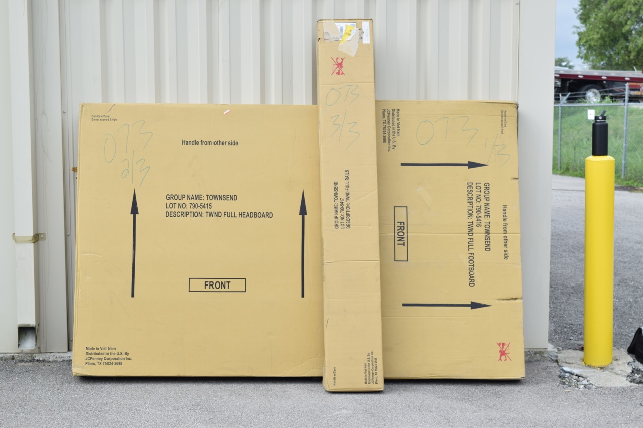 JC Penney Townsend Collection Full Size Sleigh Bed