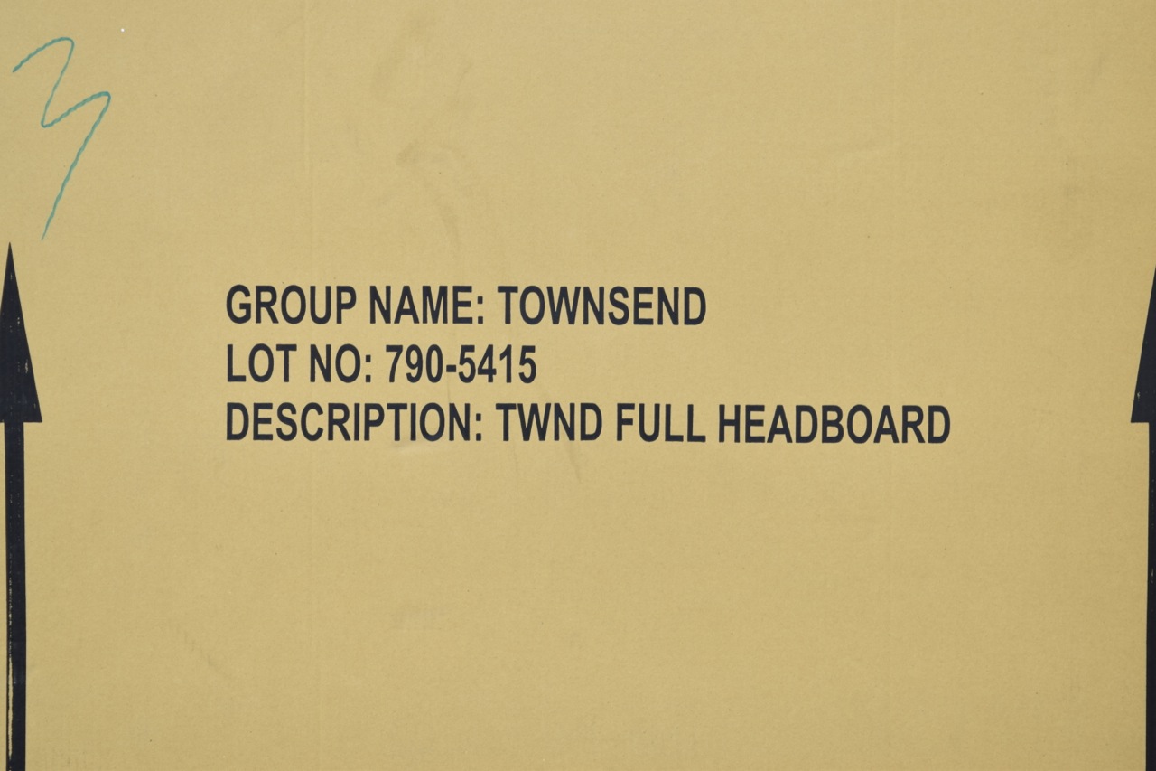 JC Penney Townsend Collection Full Size Sleigh Bed