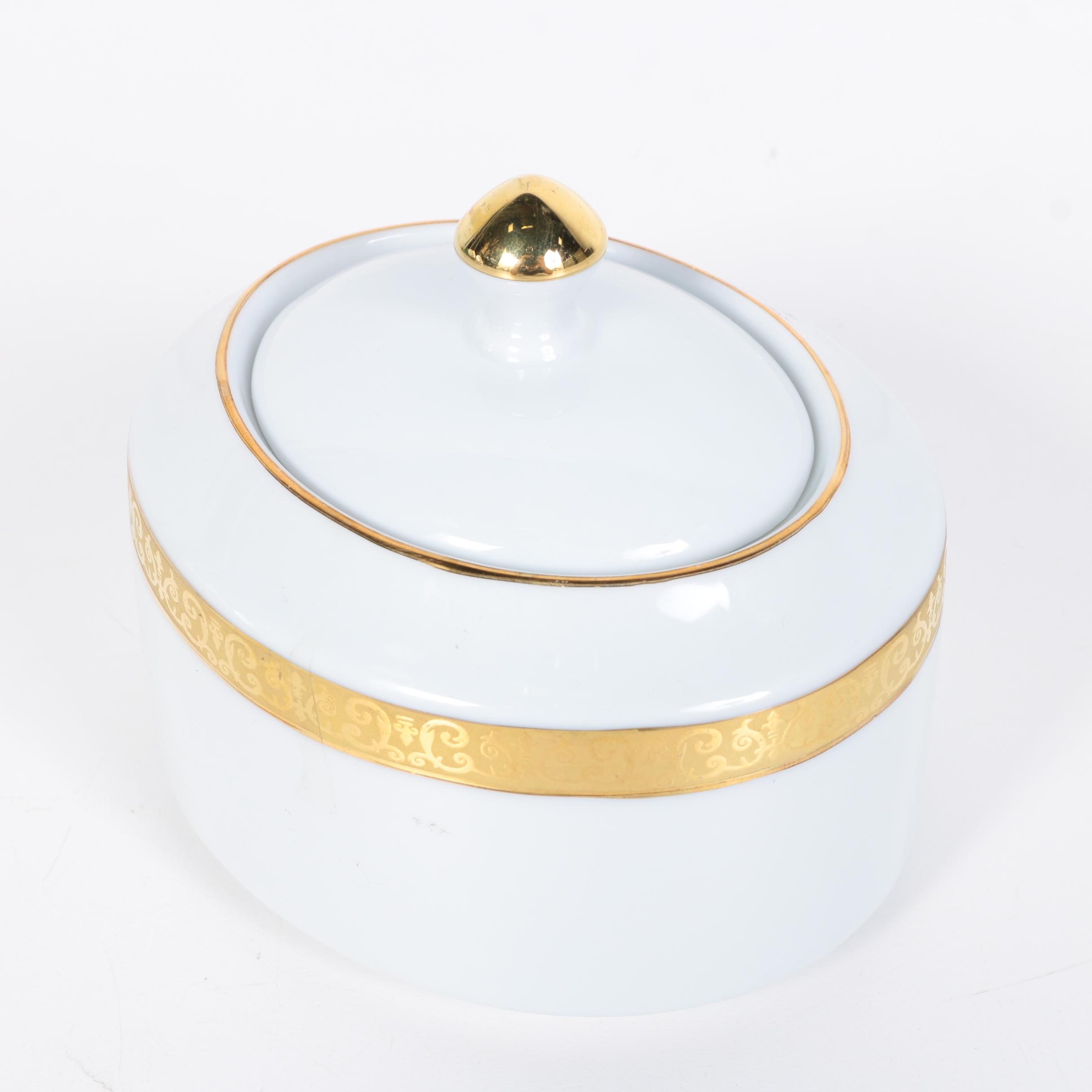 Royal Gallery China Set Featuring "Gold Buffet" Pattern