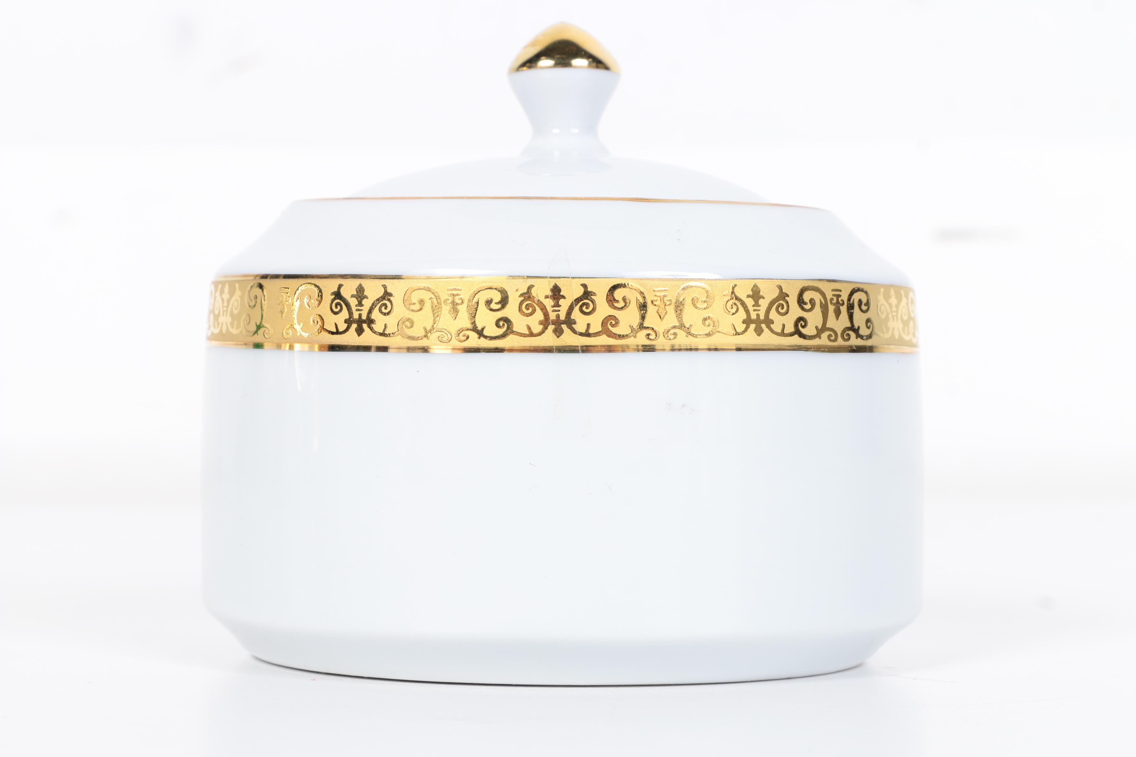 Royal Gallery China Set Featuring "Gold Buffet" Pattern