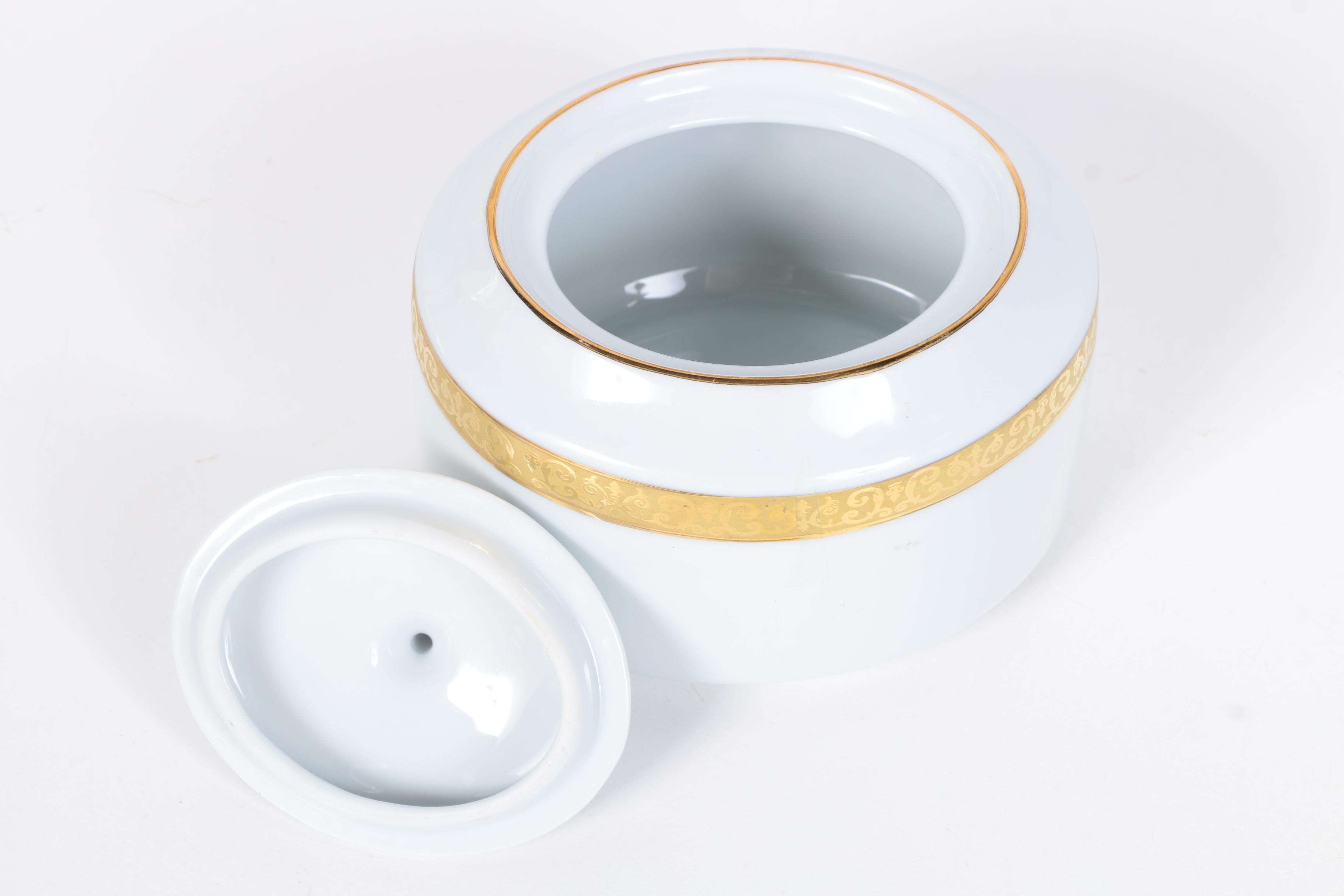Royal Gallery China Set Featuring "Gold Buffet" Pattern