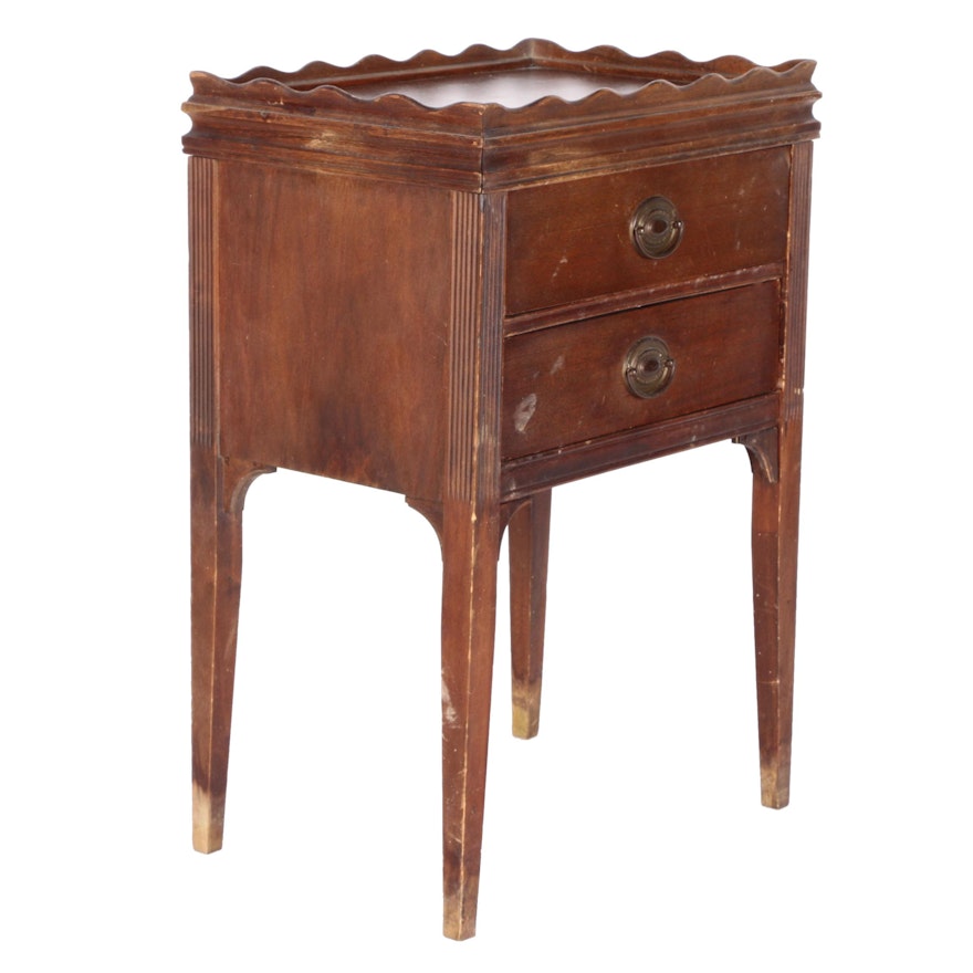Vintage Hepplewhite Style Mahogany Side Table