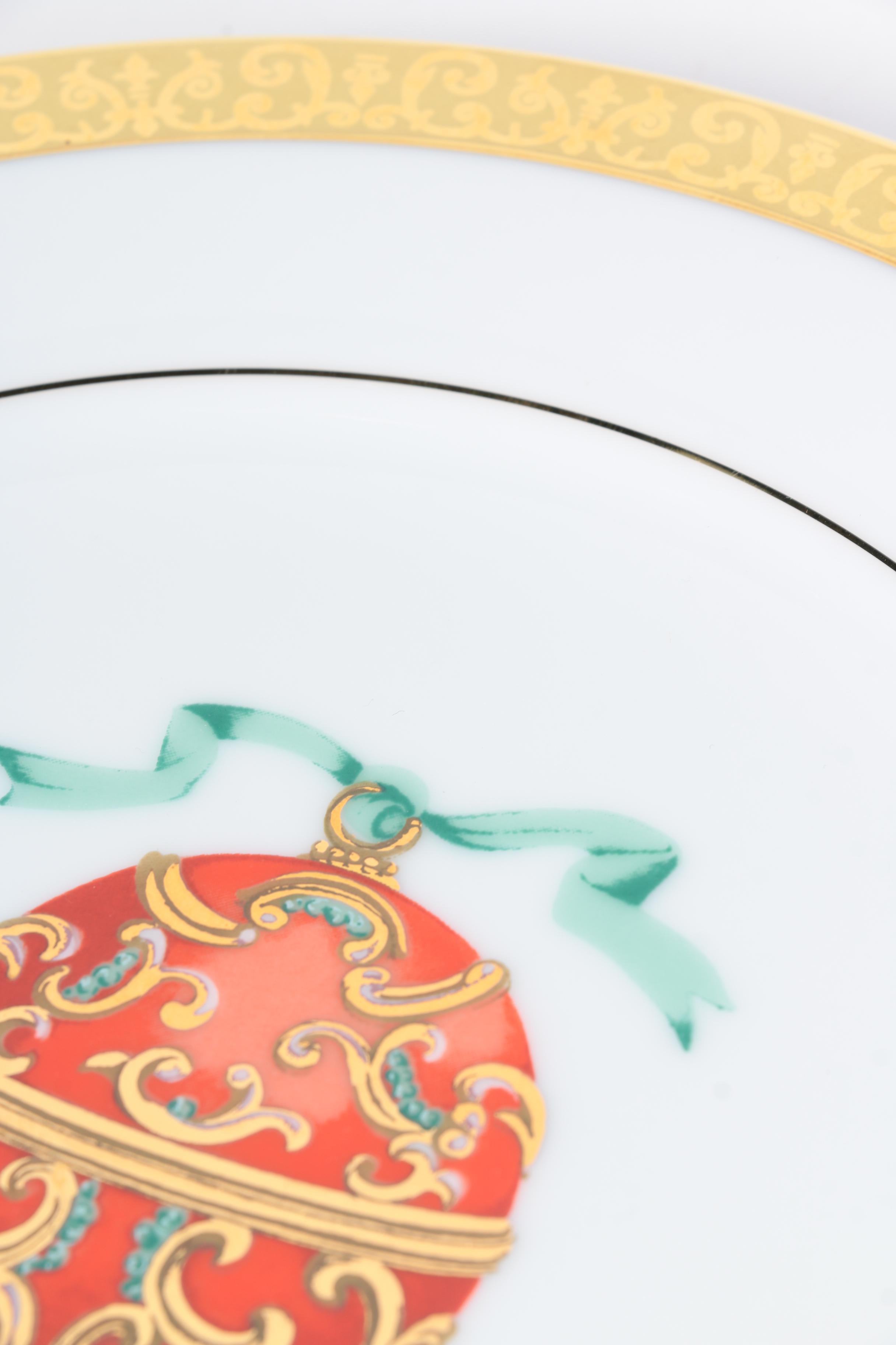 Royal Gallery China Set Featuring "Gold Buffet" Pattern