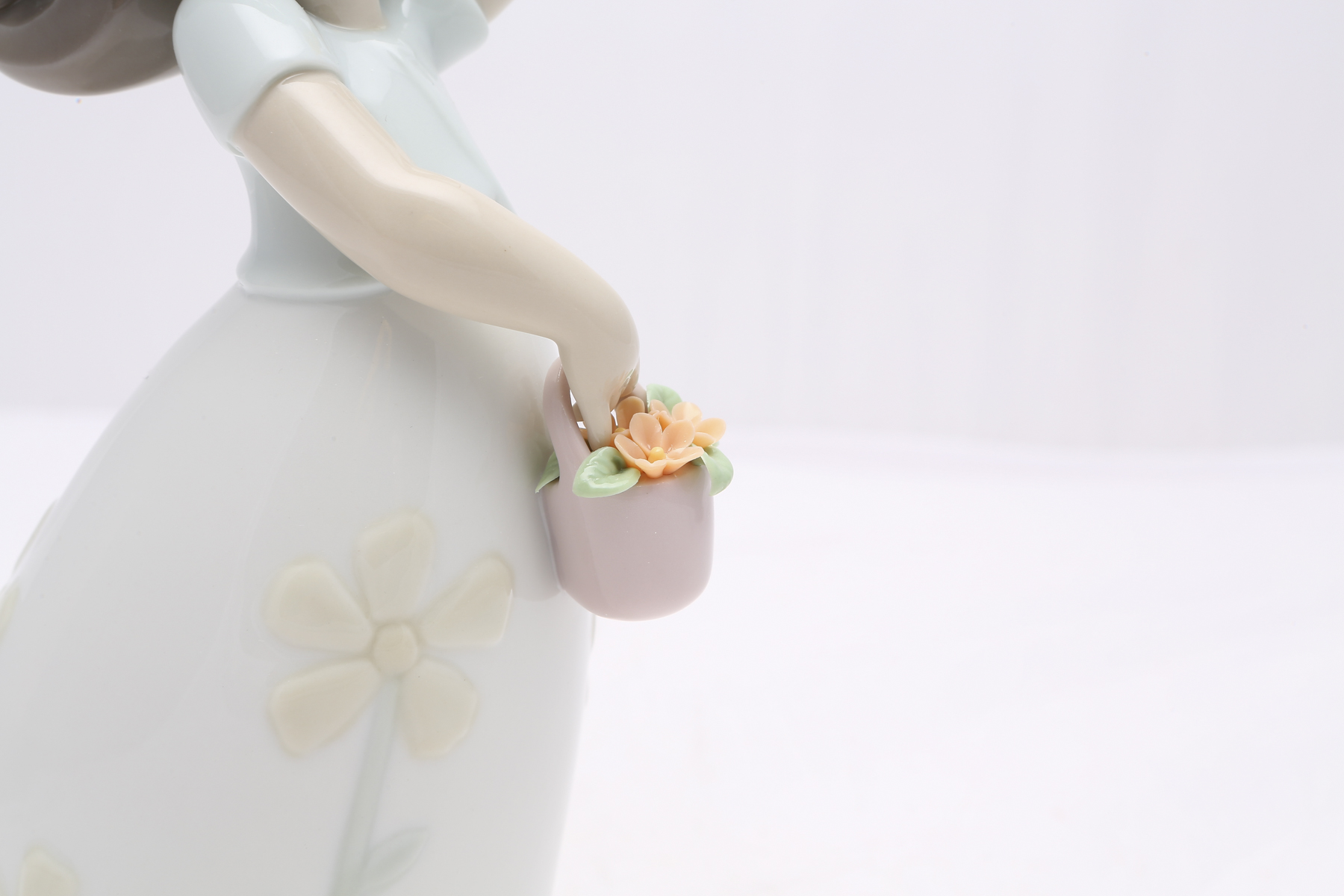 Lladró "Little Daisy" Figurine #8041