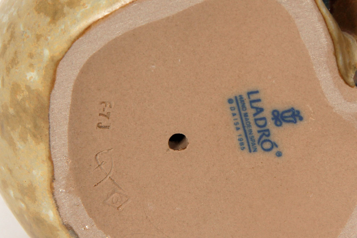 Lladró "Pensive Eskimo Boy" Figurine