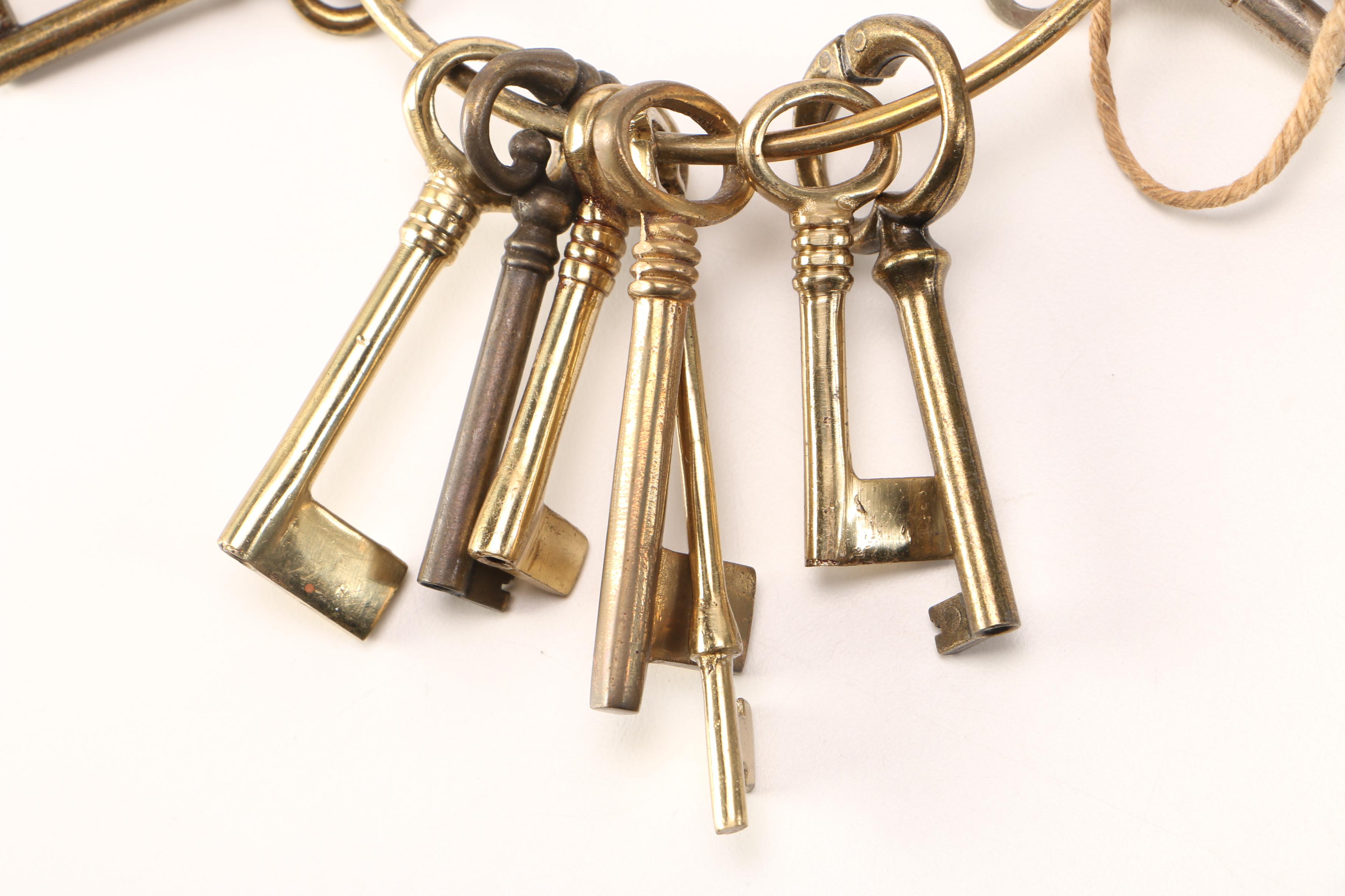 Skeleton Keys on Ring