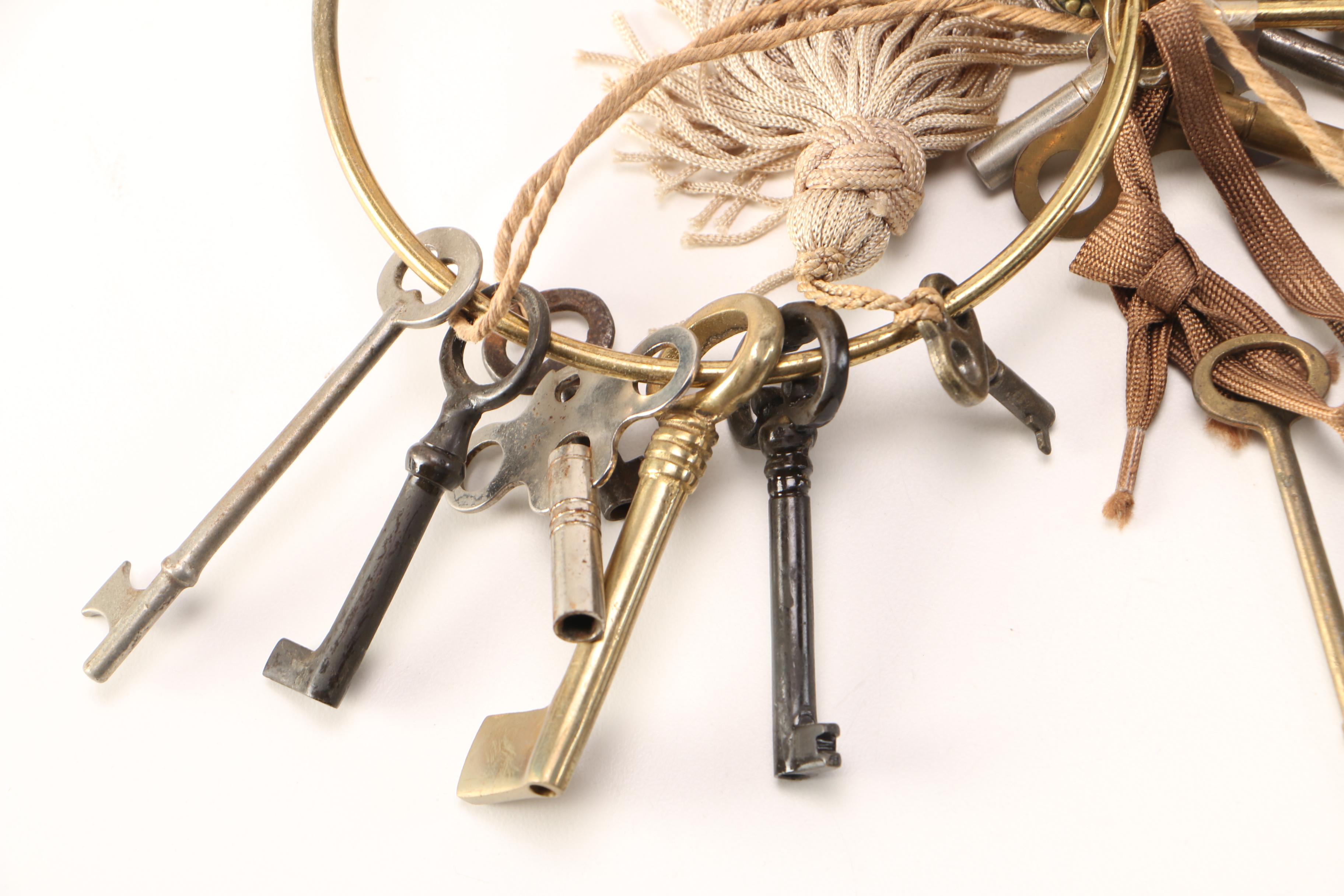 Skeleton Keys on Ring