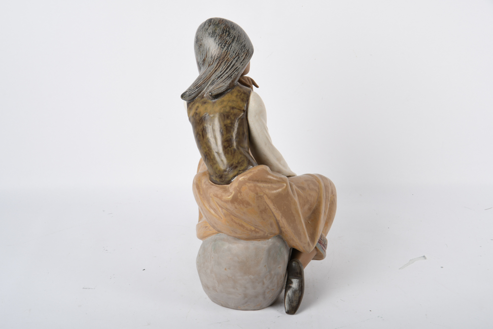 Lladró "Classic Water Carrier" Large Figurine