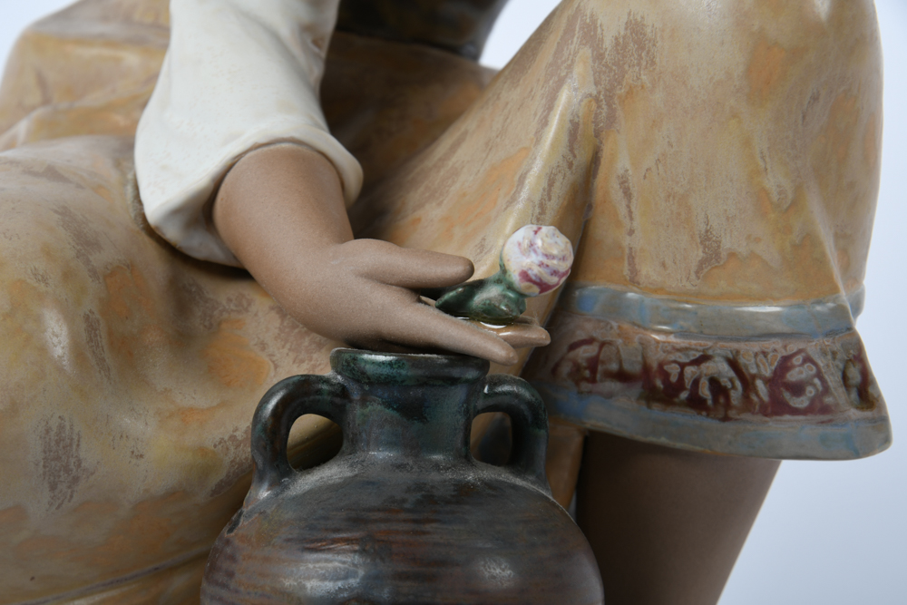 Lladró "Classic Water Carrier" Large Figurine