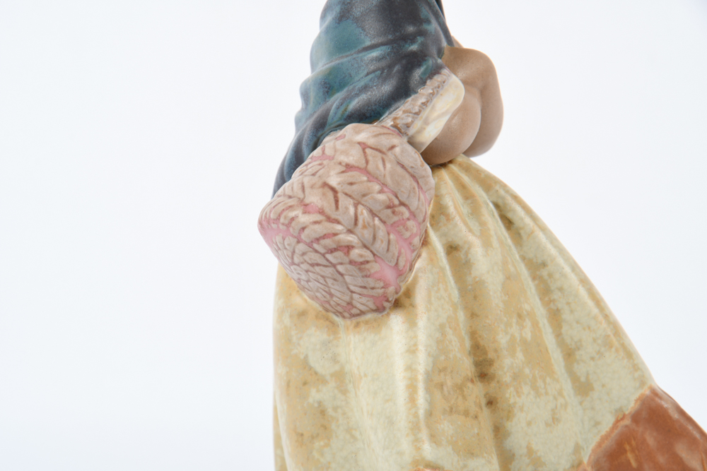 Lladró "Girl with Crossed Arms" Figurine