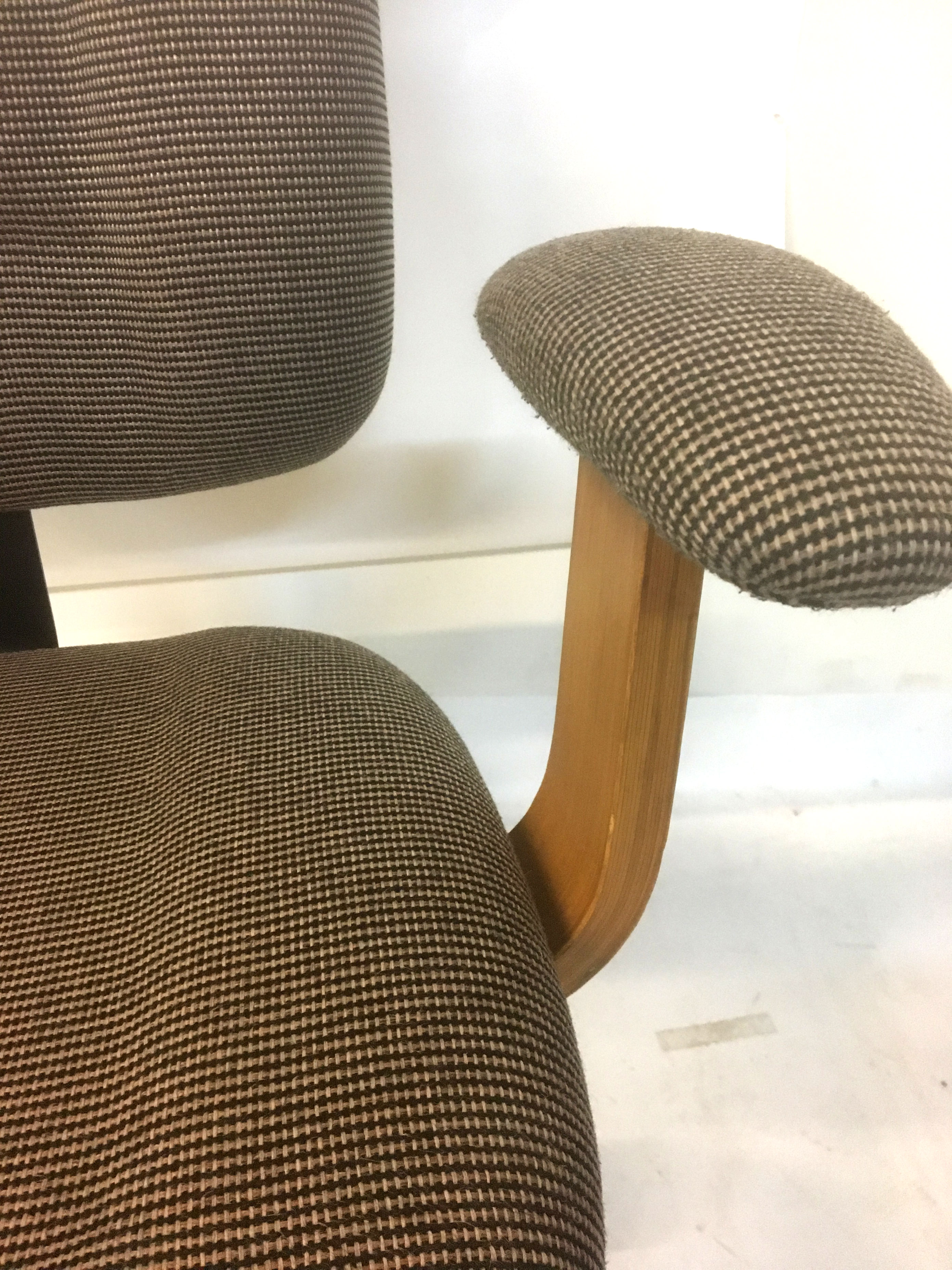 Cushioned Office Chair