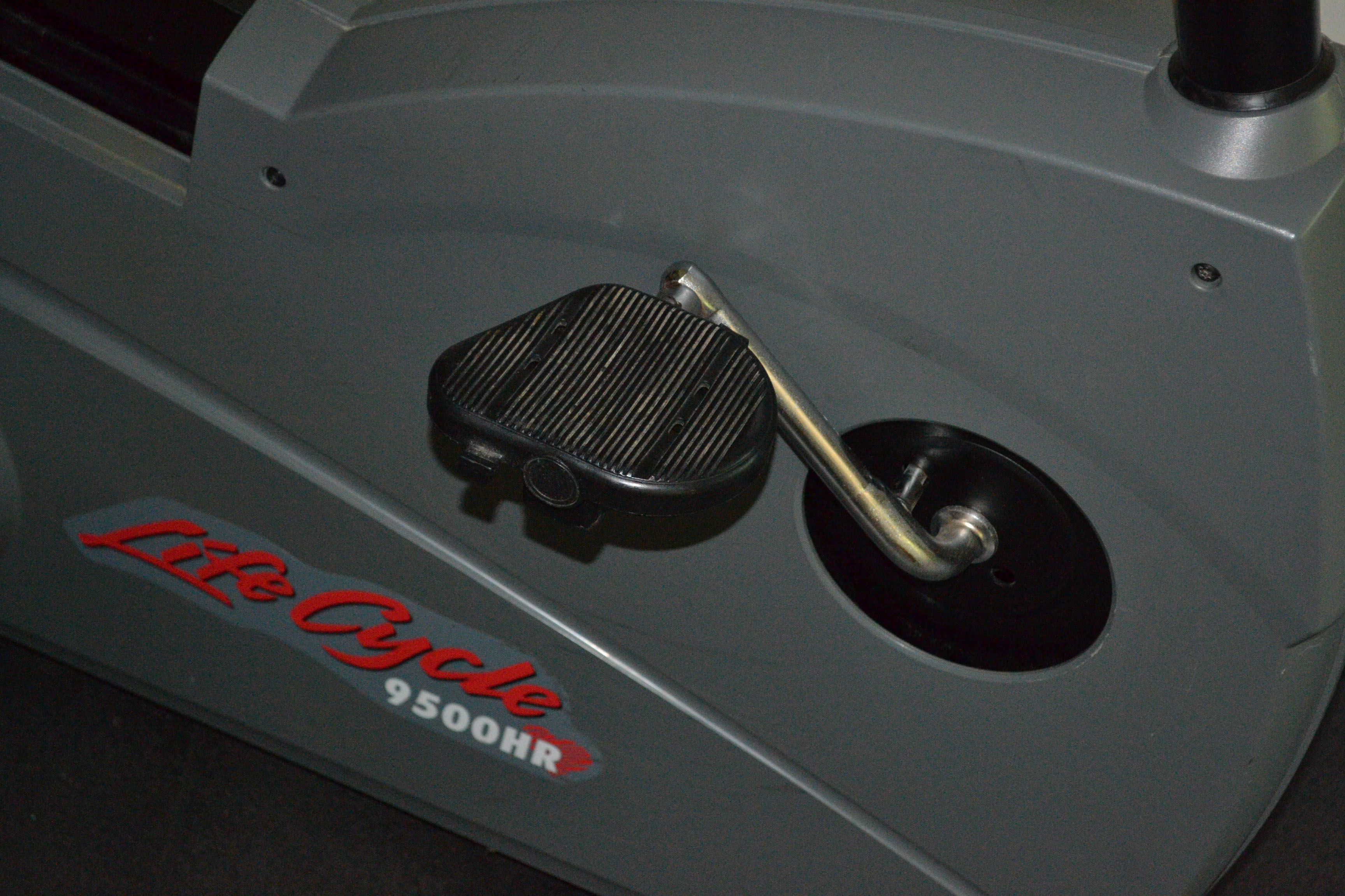 Life Cycle 9500HR Recumbent Exercise Bicycle