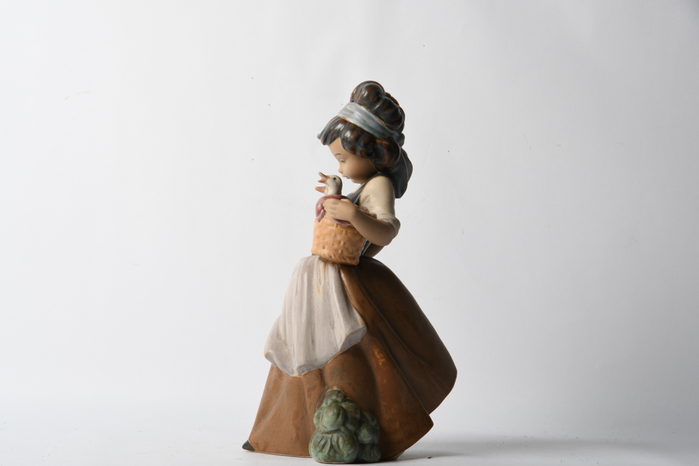 Lladró "Girl with a Basket of Ducks" Figurine