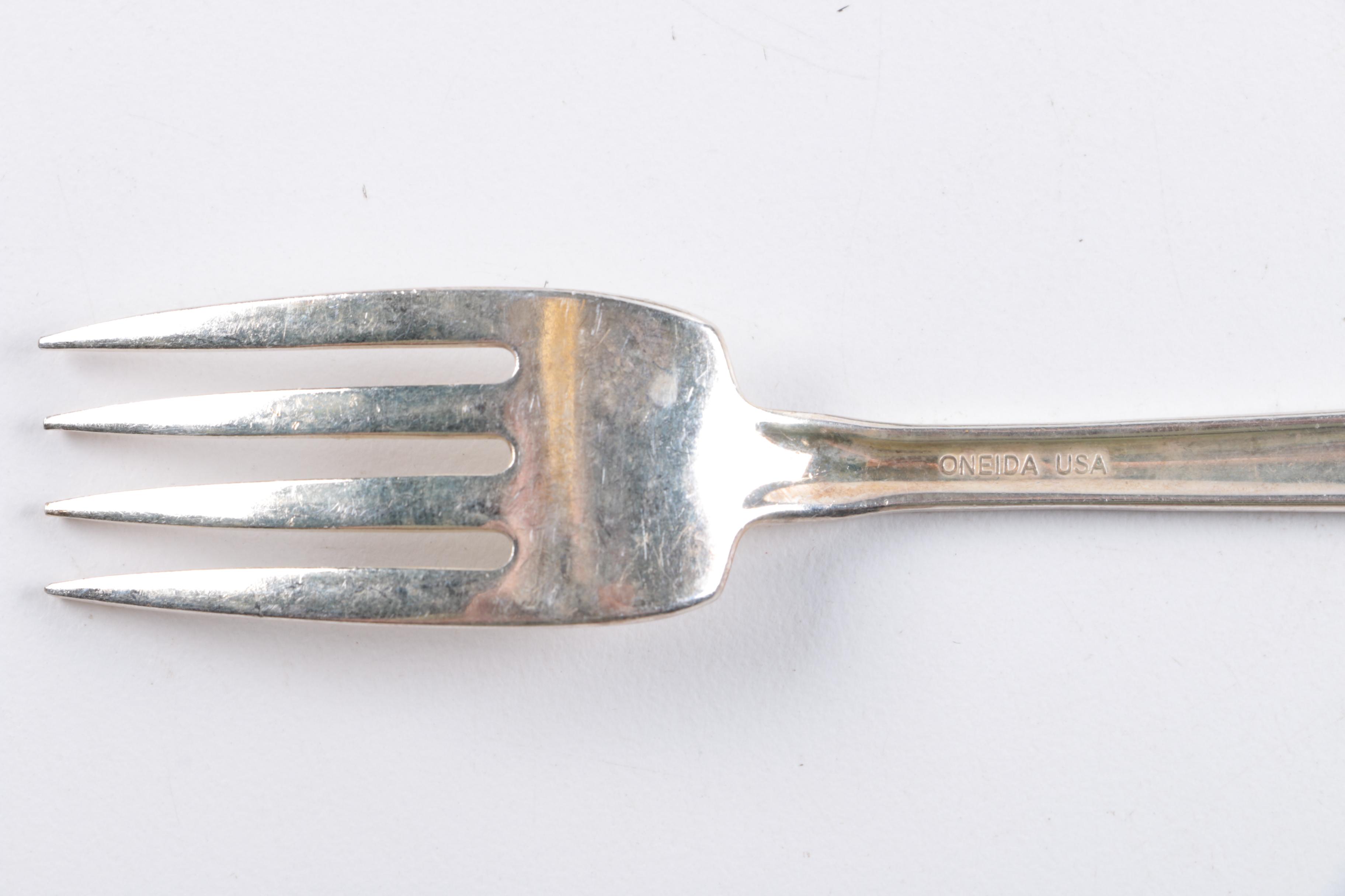 Oneida Stainless Steel Flatware Set