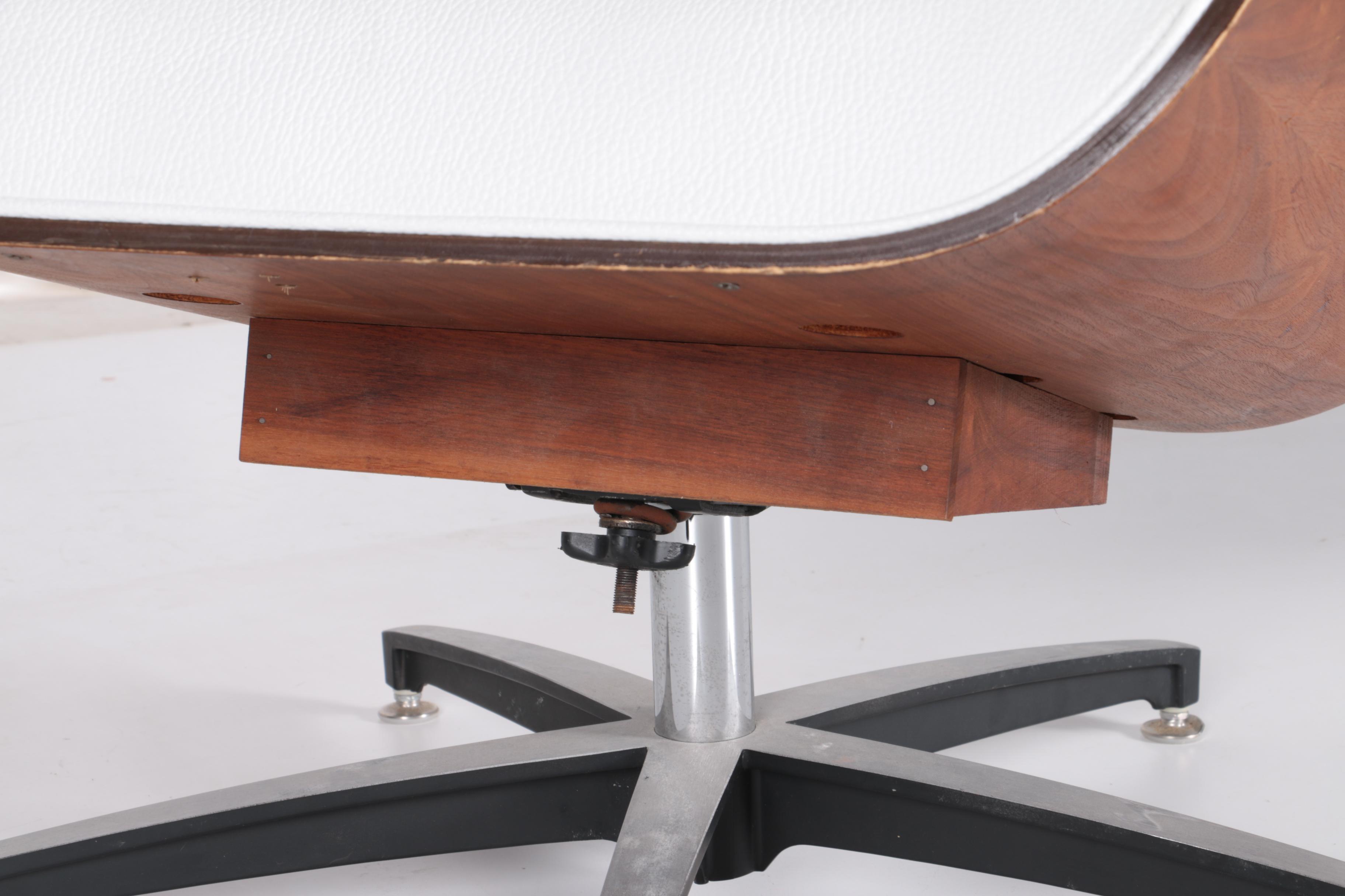 Charlton Company Eames Style Lounge Chair