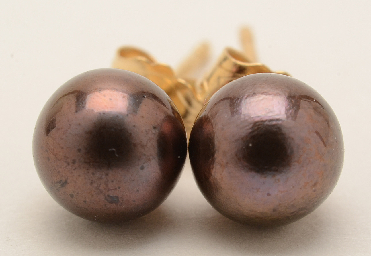 Grand-Parure Cultured Black Button Pearl Set with 14K Gold Clasps