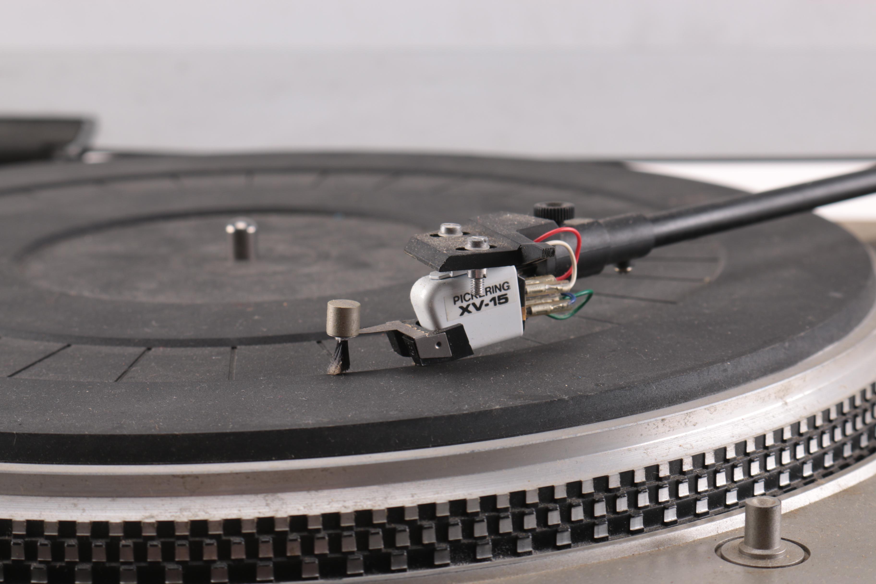 1980s Fisher Studio-Standard Stereo Turntable