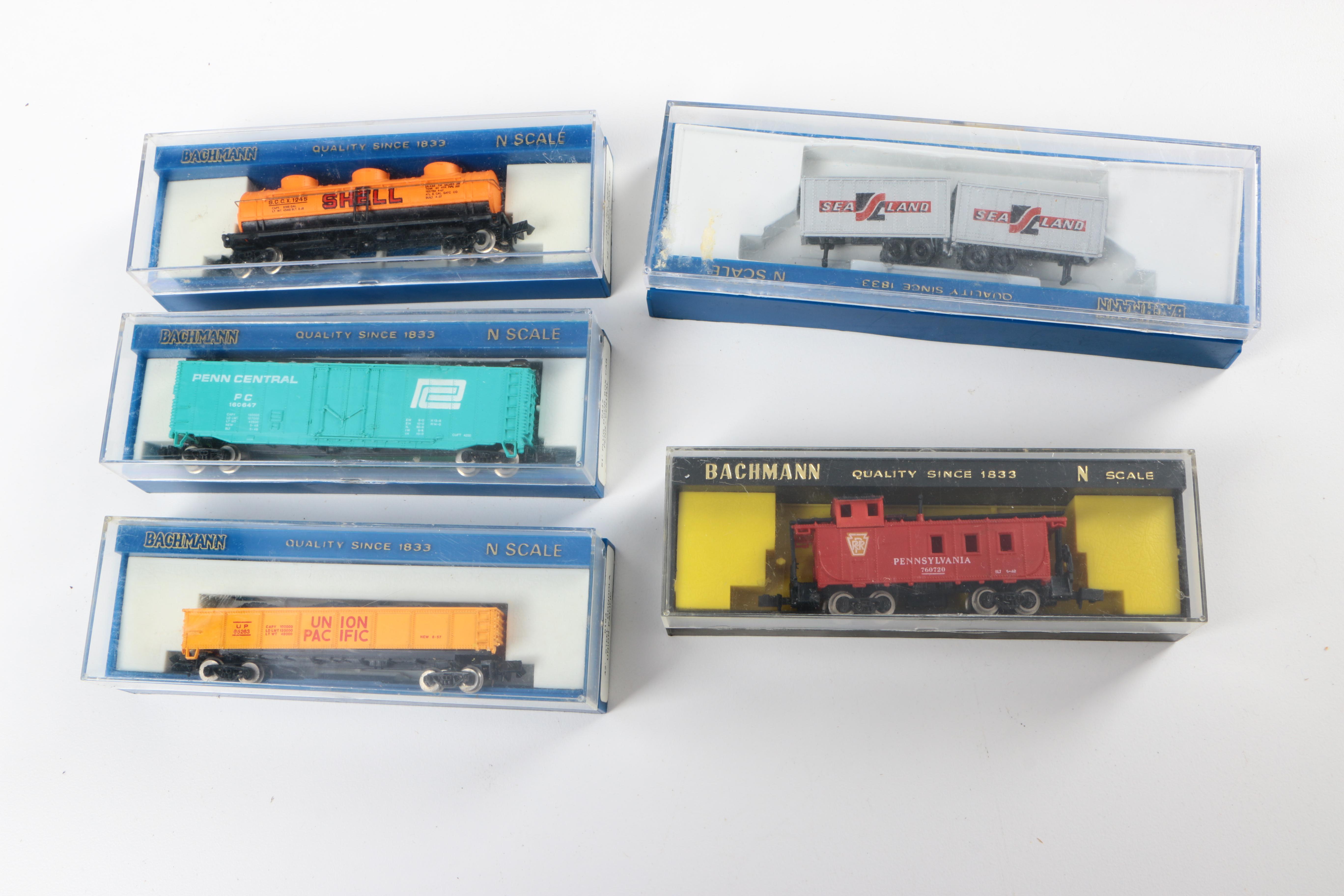 Model Train Cars and Transformer