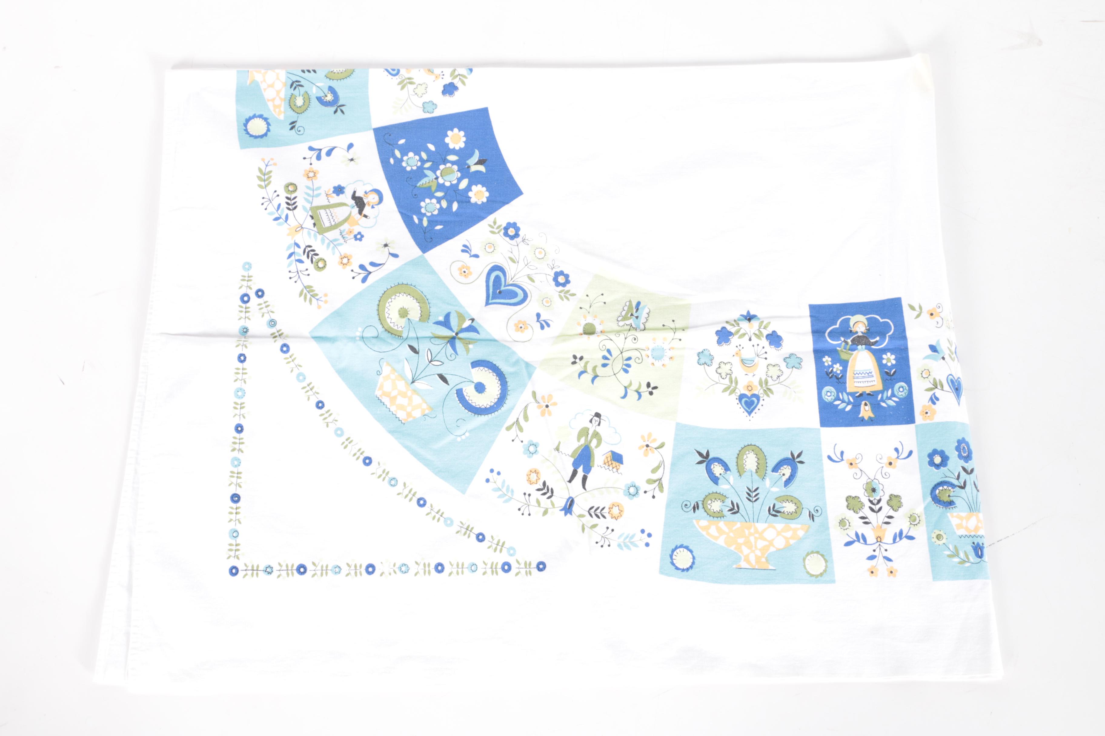 Colorfully Printed Vintage Table Linens