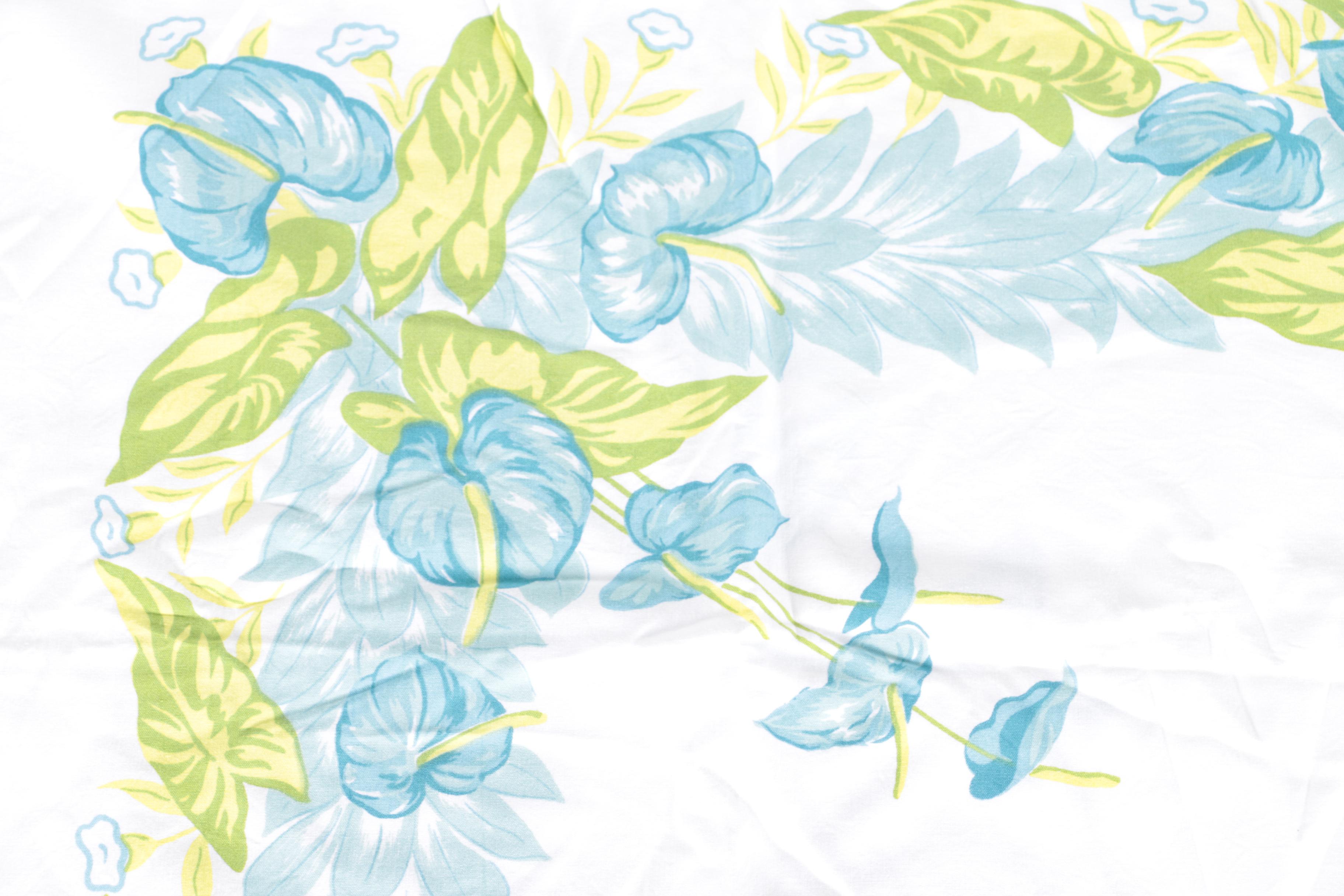 Colorfully Printed Vintage Table Linens