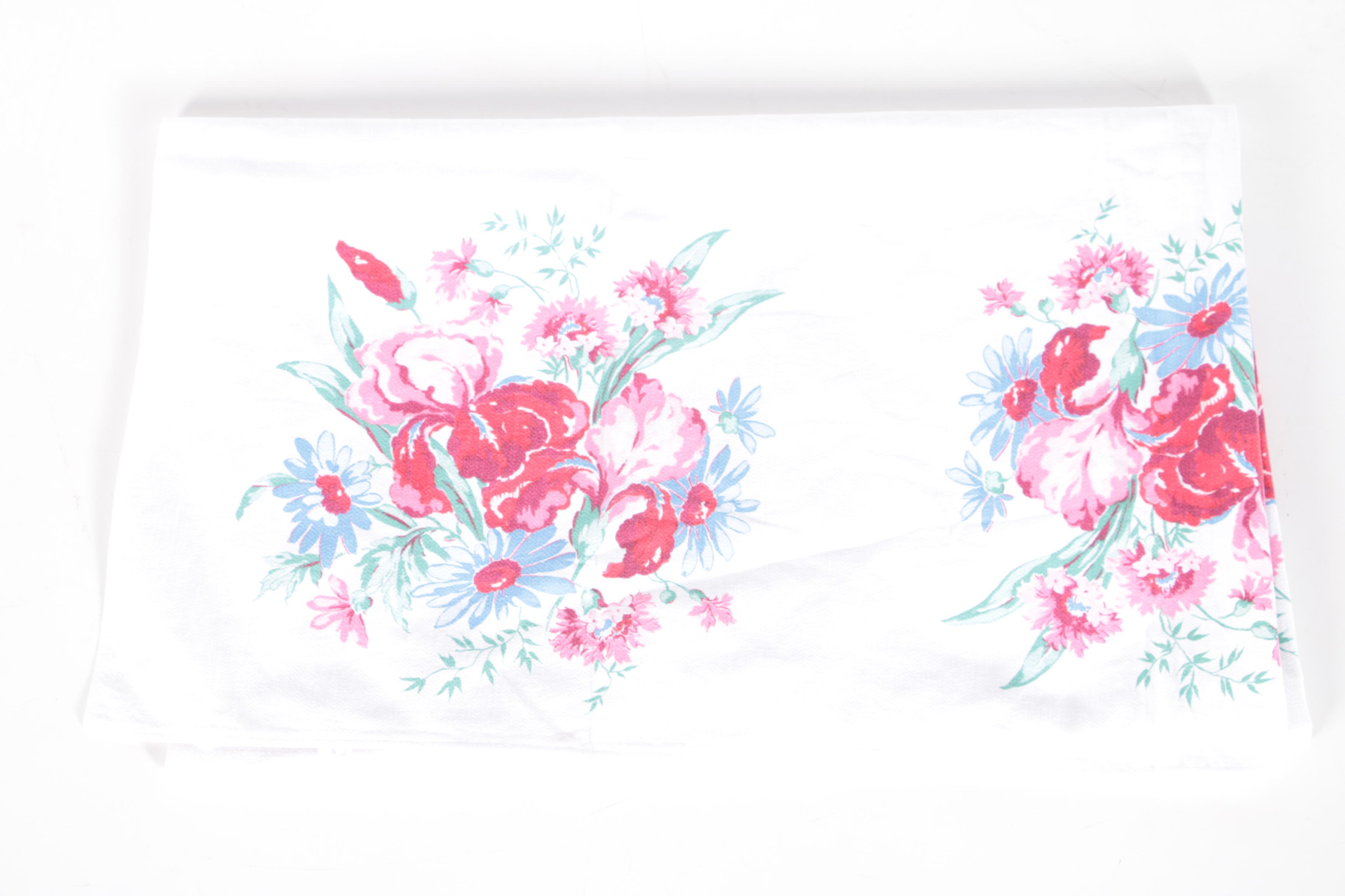 Colorfully Printed Vintage Table Linens