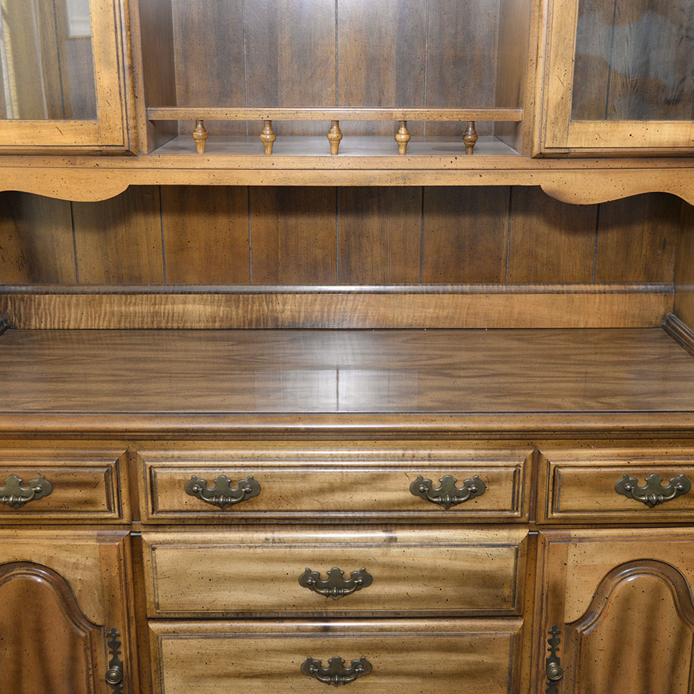 Maple Hutch with Cupboard Base