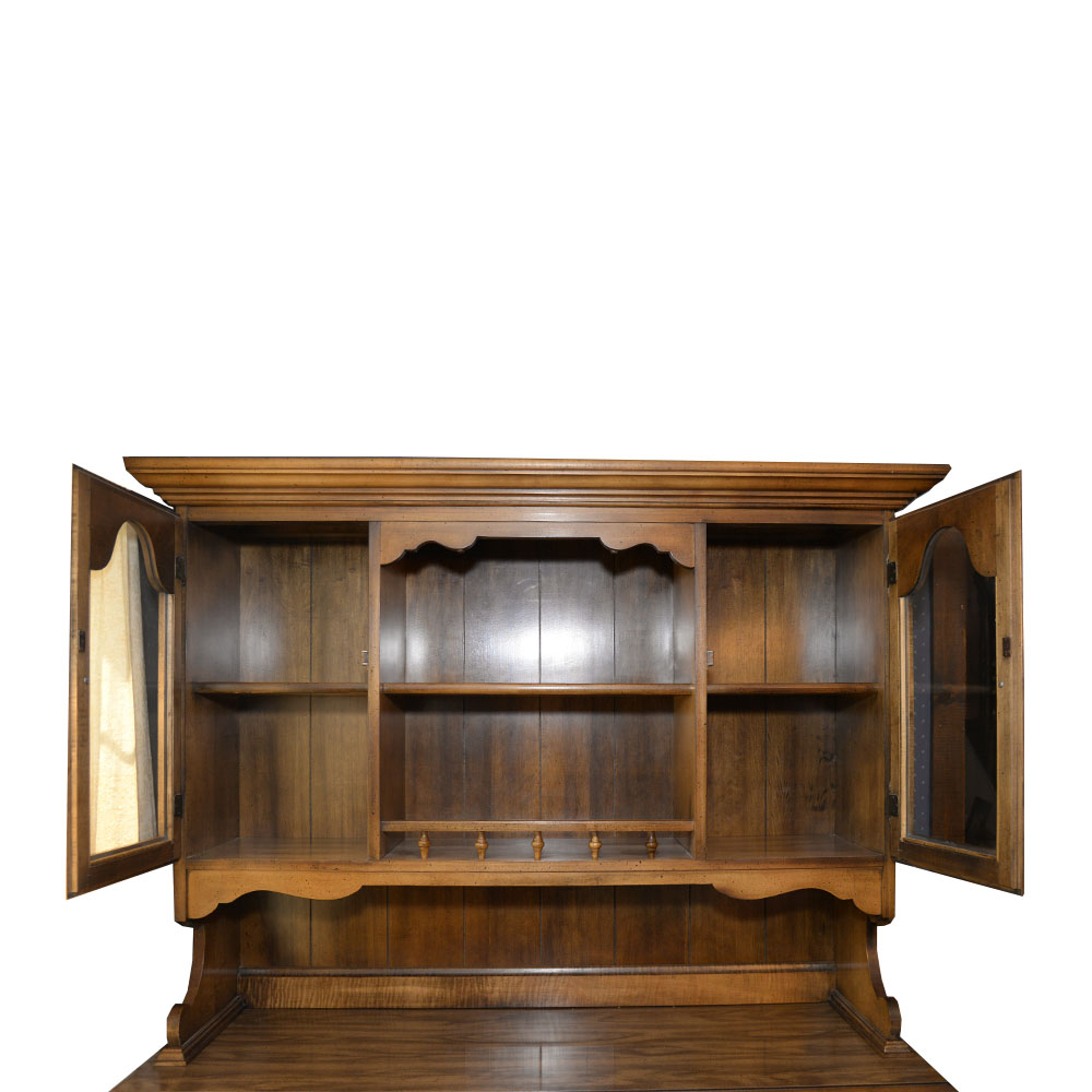 Maple Hutch with Cupboard Base