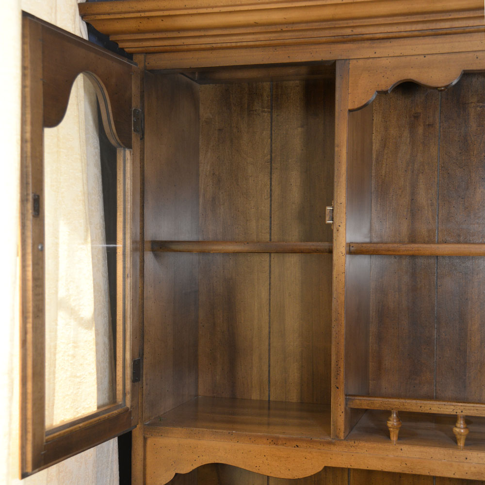 Maple Hutch with Cupboard Base