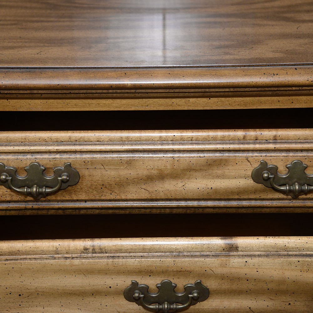 Maple Hutch with Cupboard Base