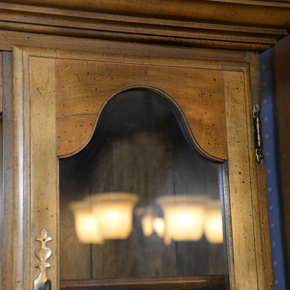 Maple Hutch with Cupboard Base