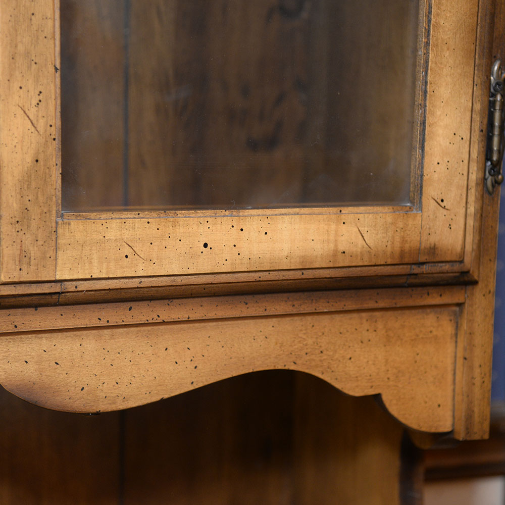 Maple Hutch with Cupboard Base