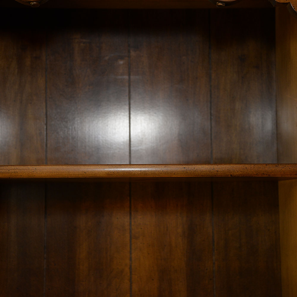 Maple Hutch with Cupboard Base