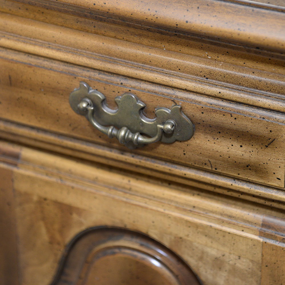 Maple Hutch with Cupboard Base