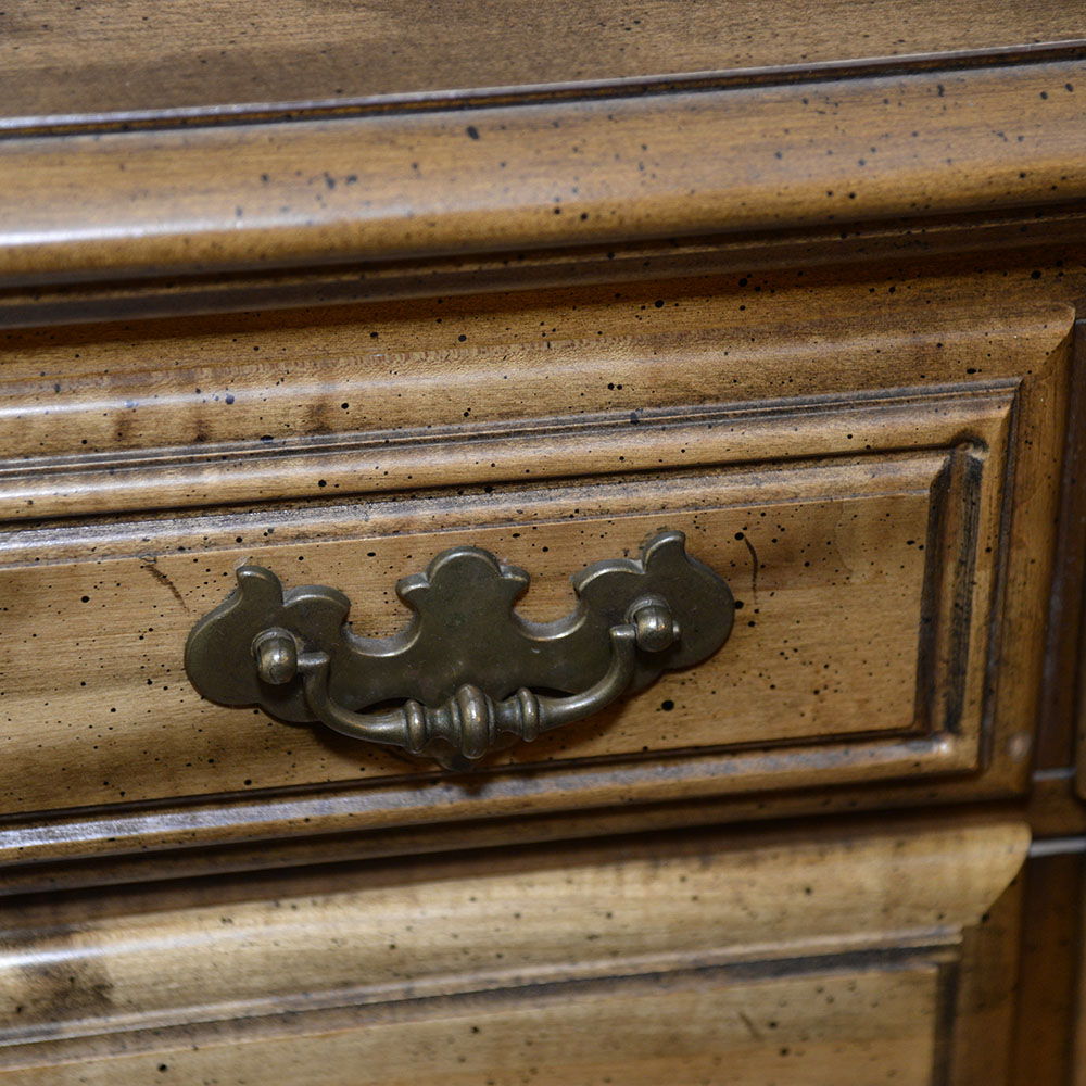 Maple Hutch with Cupboard Base