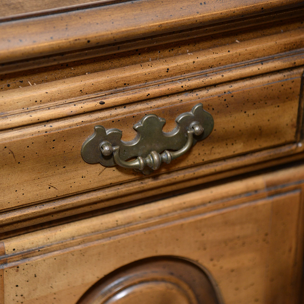 Maple Hutch with Cupboard Base