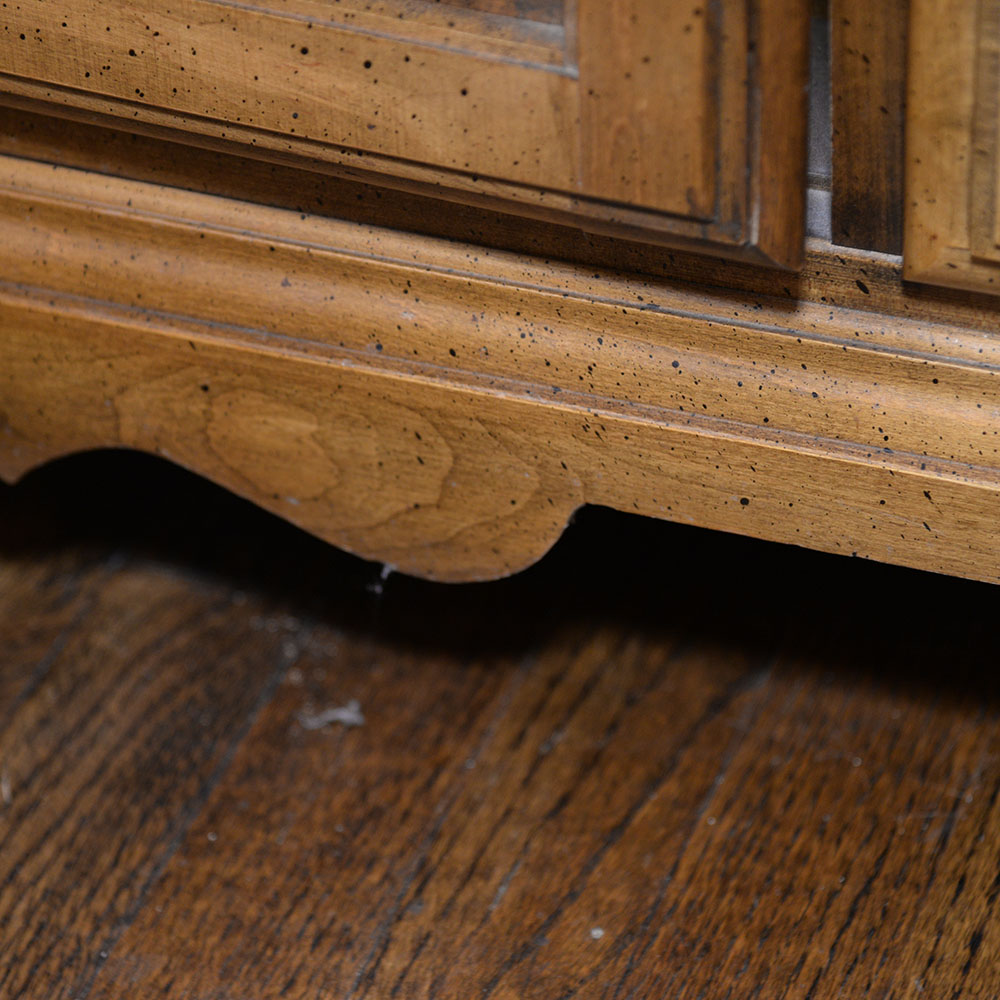 Maple Hutch with Cupboard Base