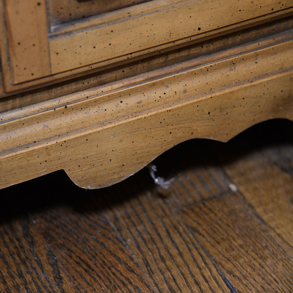 Maple Hutch with Cupboard Base